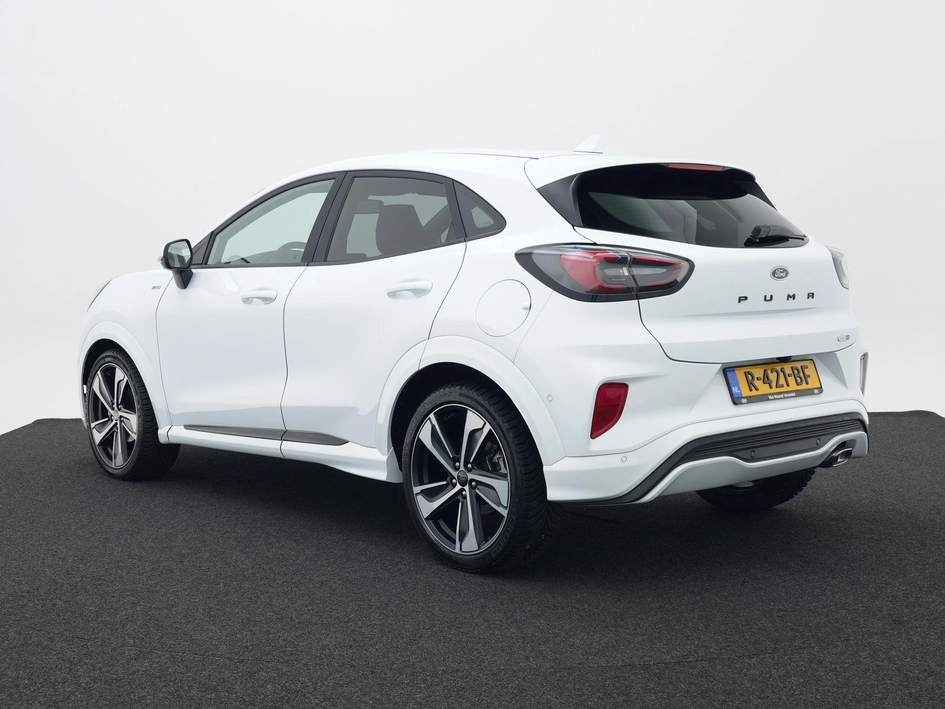 Ford Puma met kenteken R-421-BF – autofoto 3