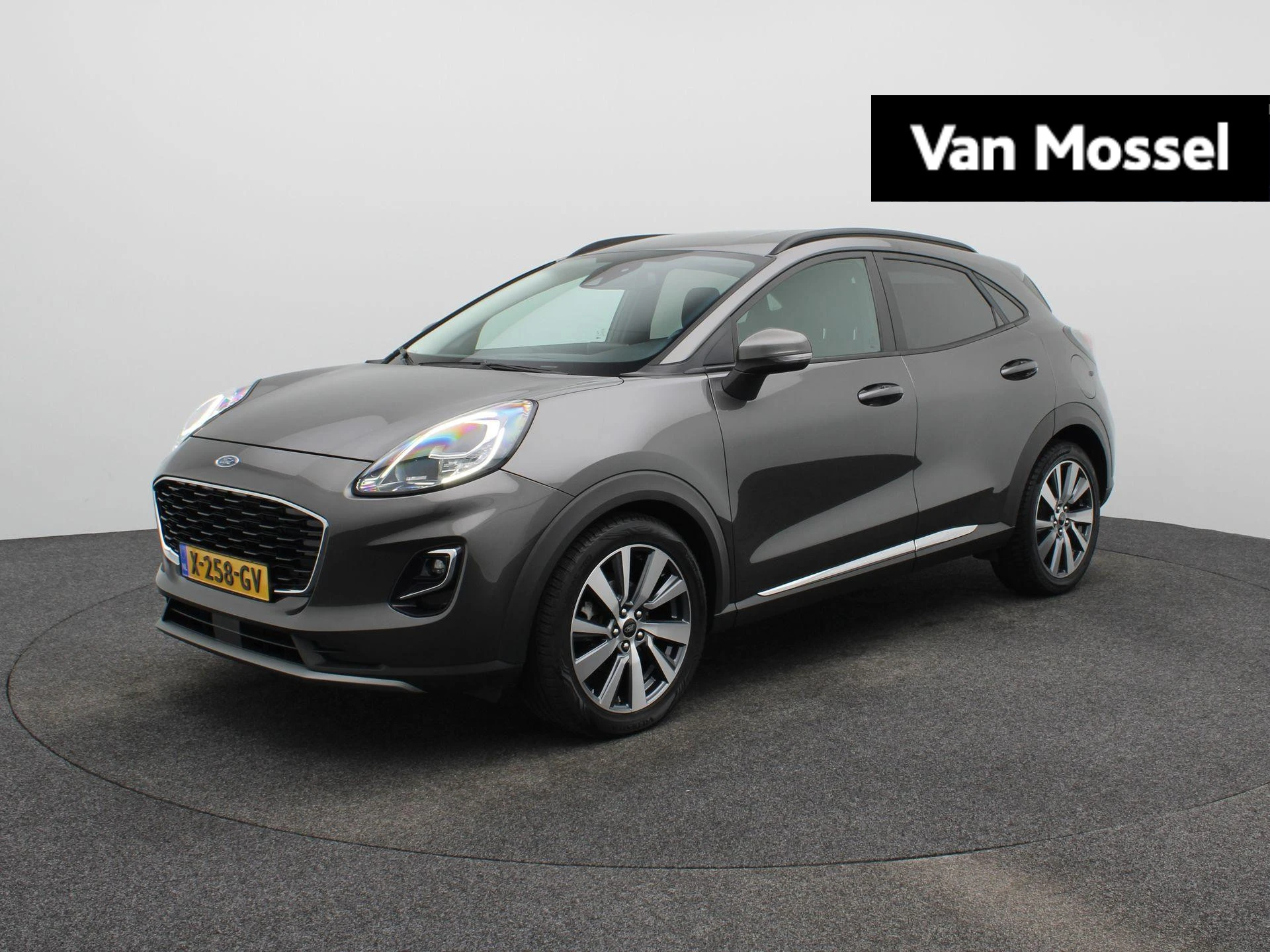 Ford Puma met kenteken X-258-GV – autofoto 2
