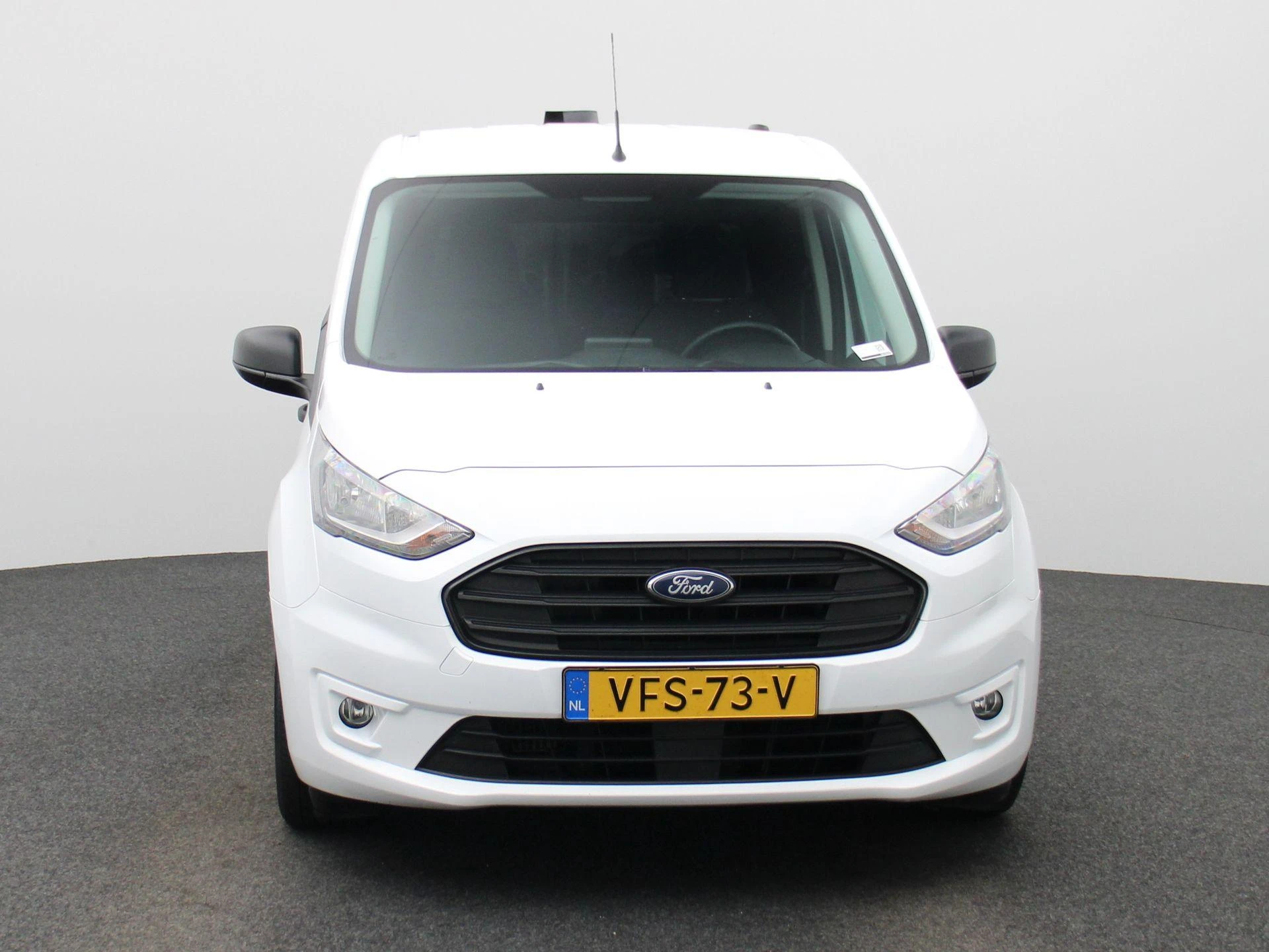 Ford TransitConnect met kenteken 42100 – autofoto 4