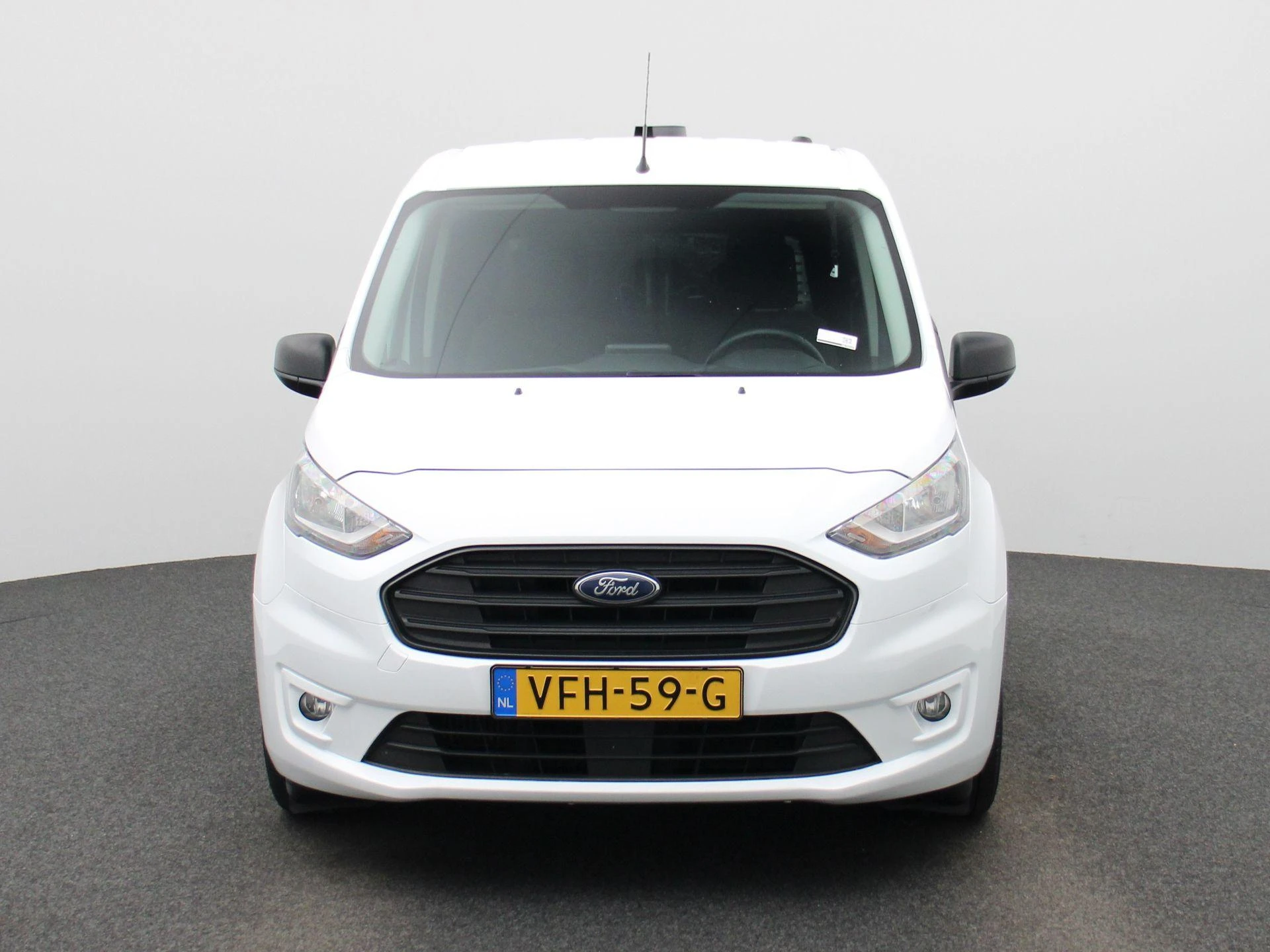 Ford TransitConnect met kenteken 42100 – autofoto 4
