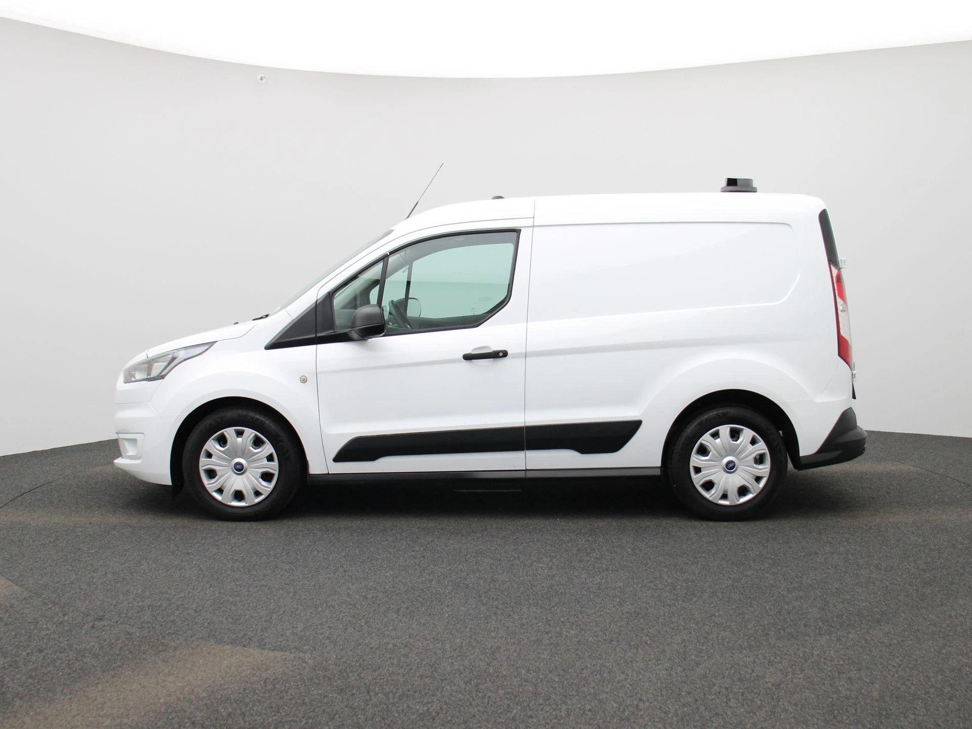 Ford TransitConnect met kenteken 42100 – autofoto 5
