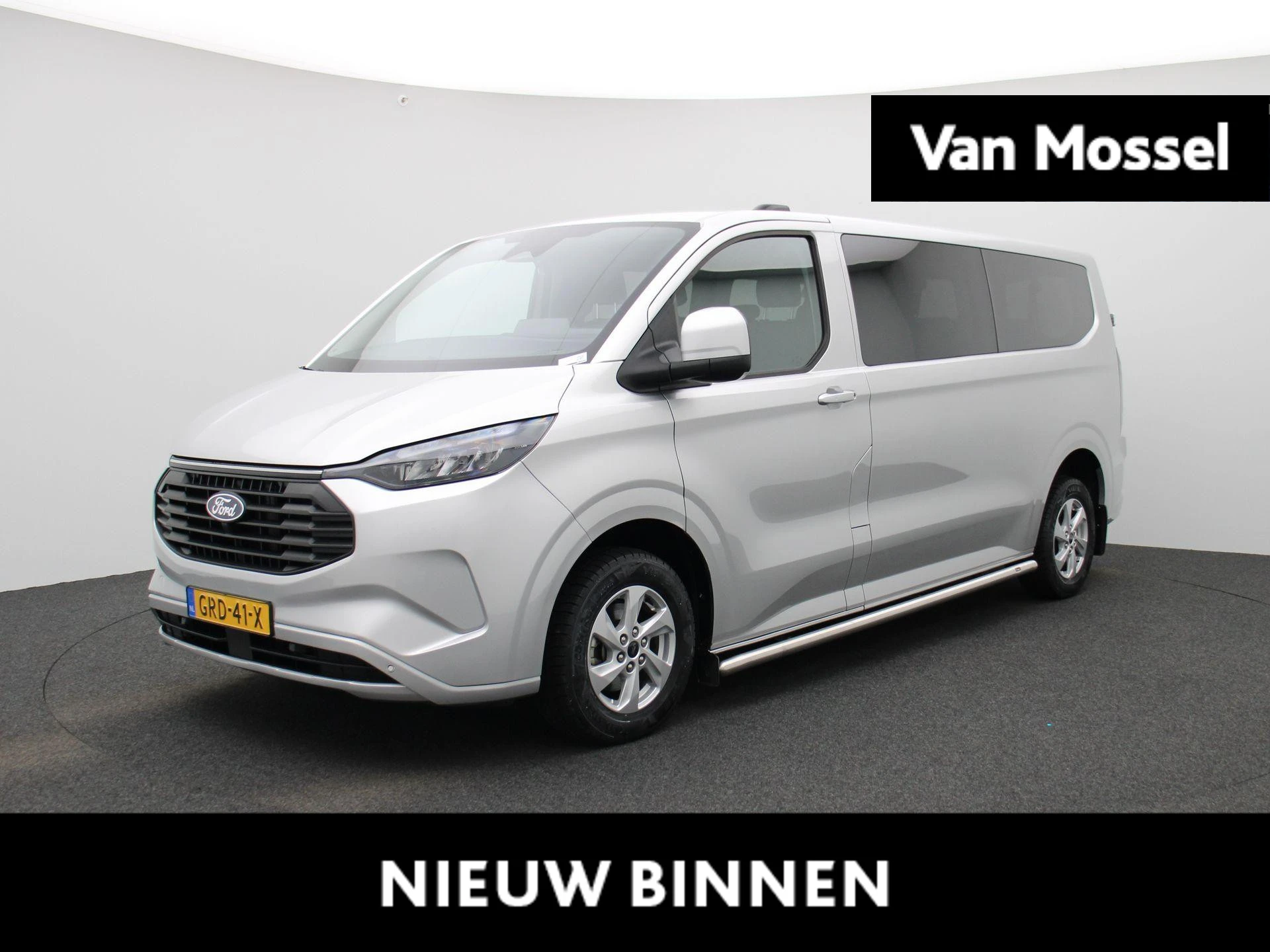 Ford TransitCustom met kenteken 13100 – autofoto 2