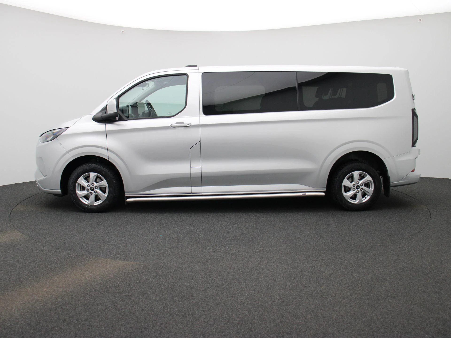 Ford TransitCustom met kenteken 13100 – autofoto 5