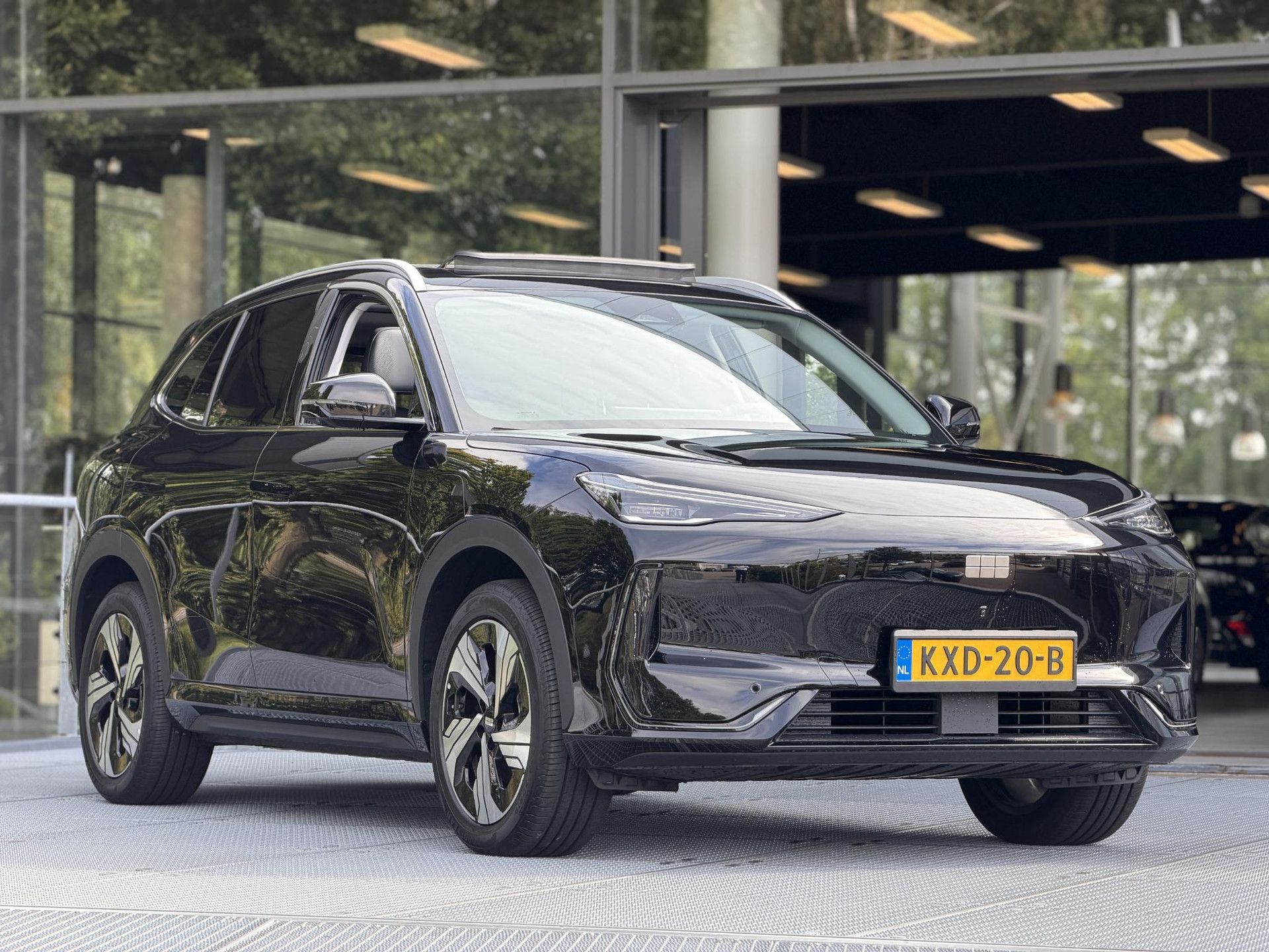 GEELY E5 met kenteken KXD-20-B – autofoto 5