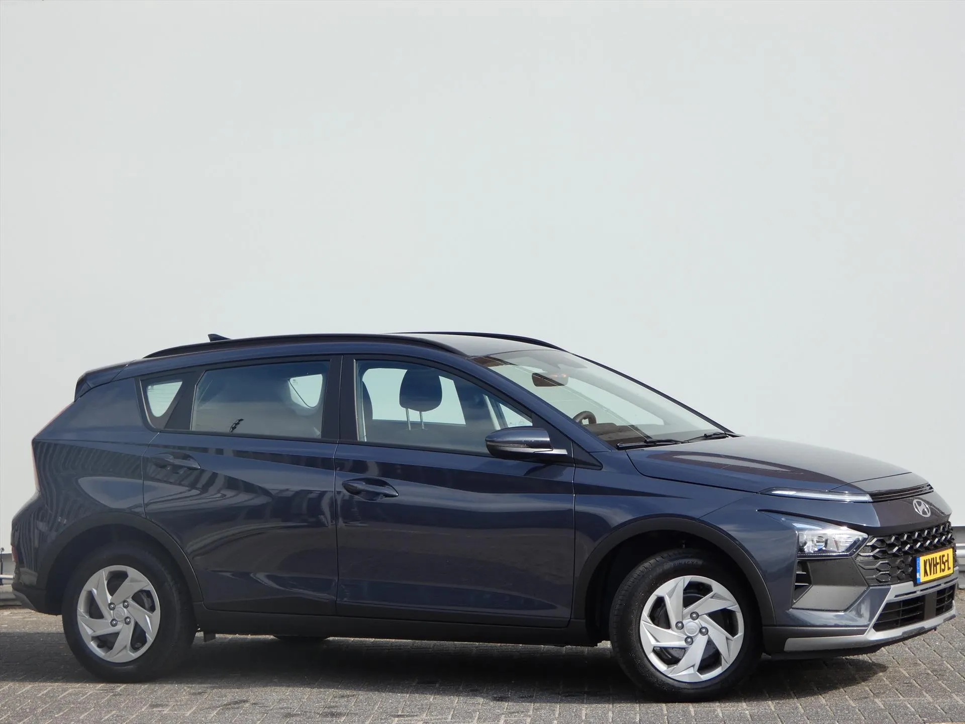 Hyundai Bayon met kenteken KVH-15-L – autofoto 2