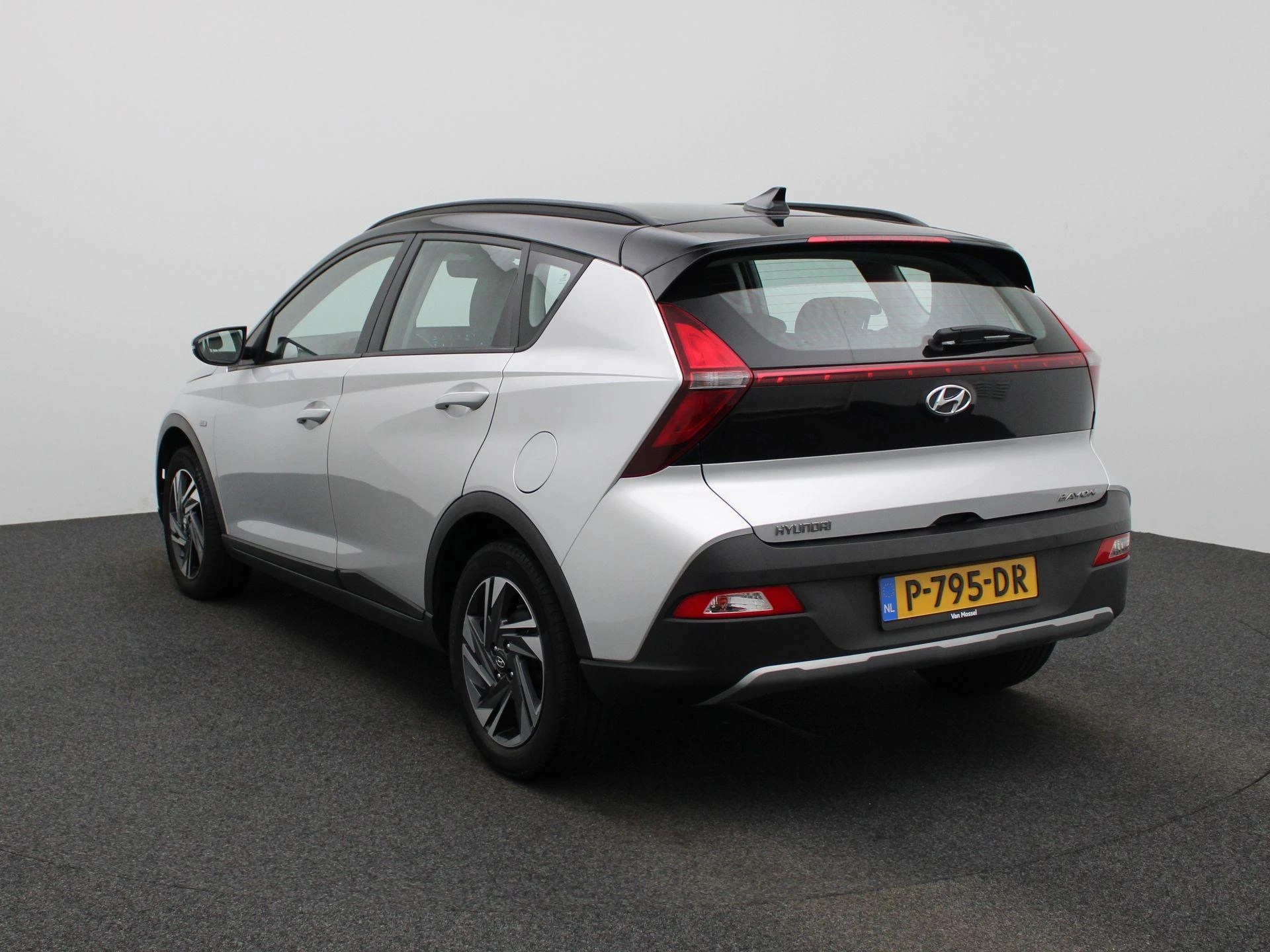Hyundai Bayon met kenteken P-795-DR – autofoto 3