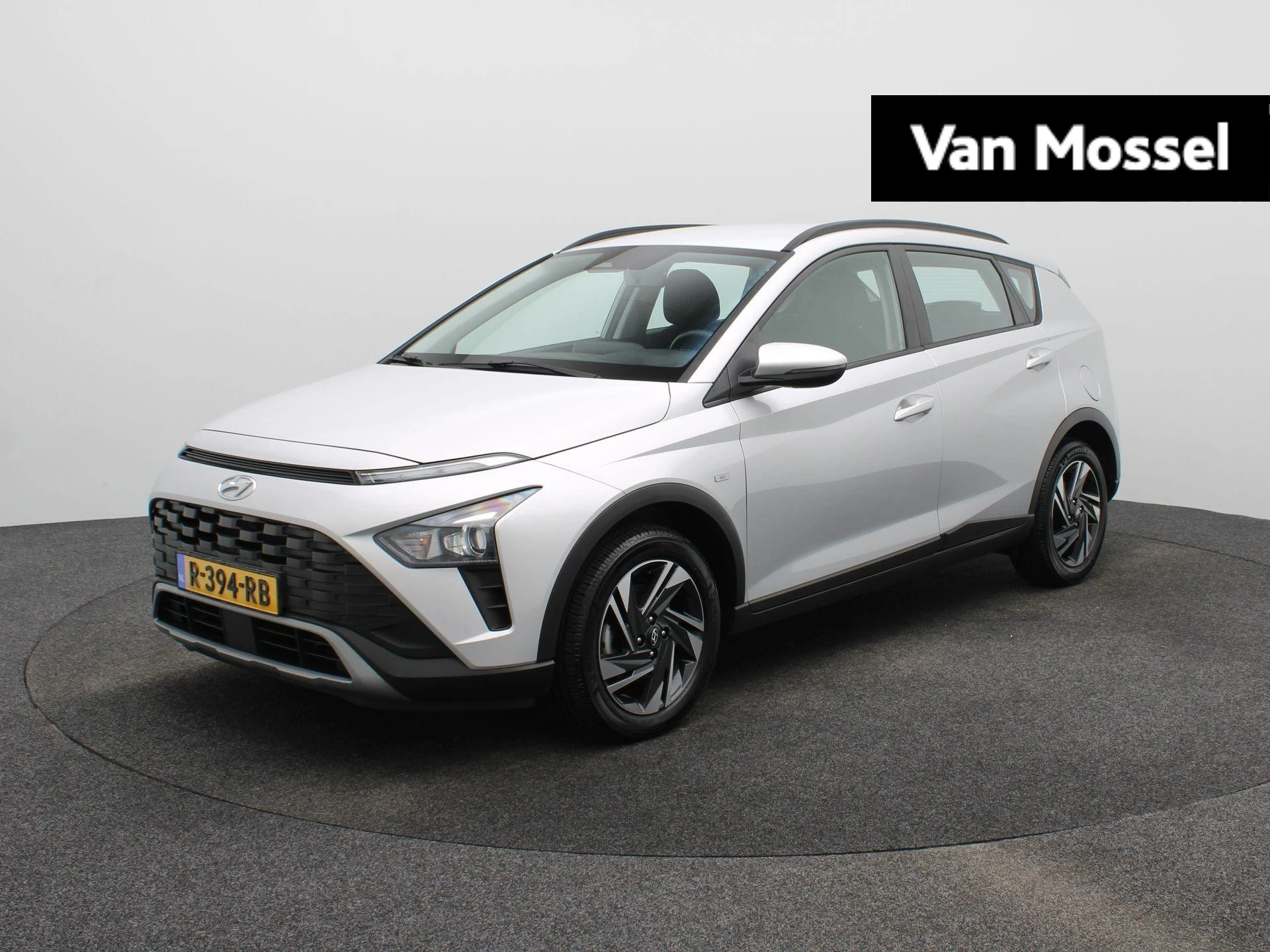 Hyundai Bayon met kenteken R-394-RB – autofoto 2