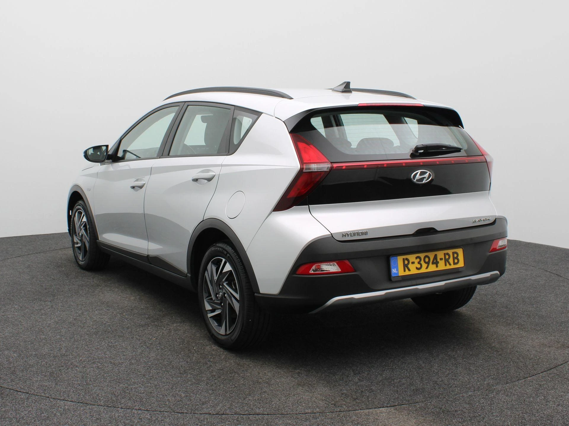 Hyundai Bayon met kenteken R-394-RB – autofoto 4