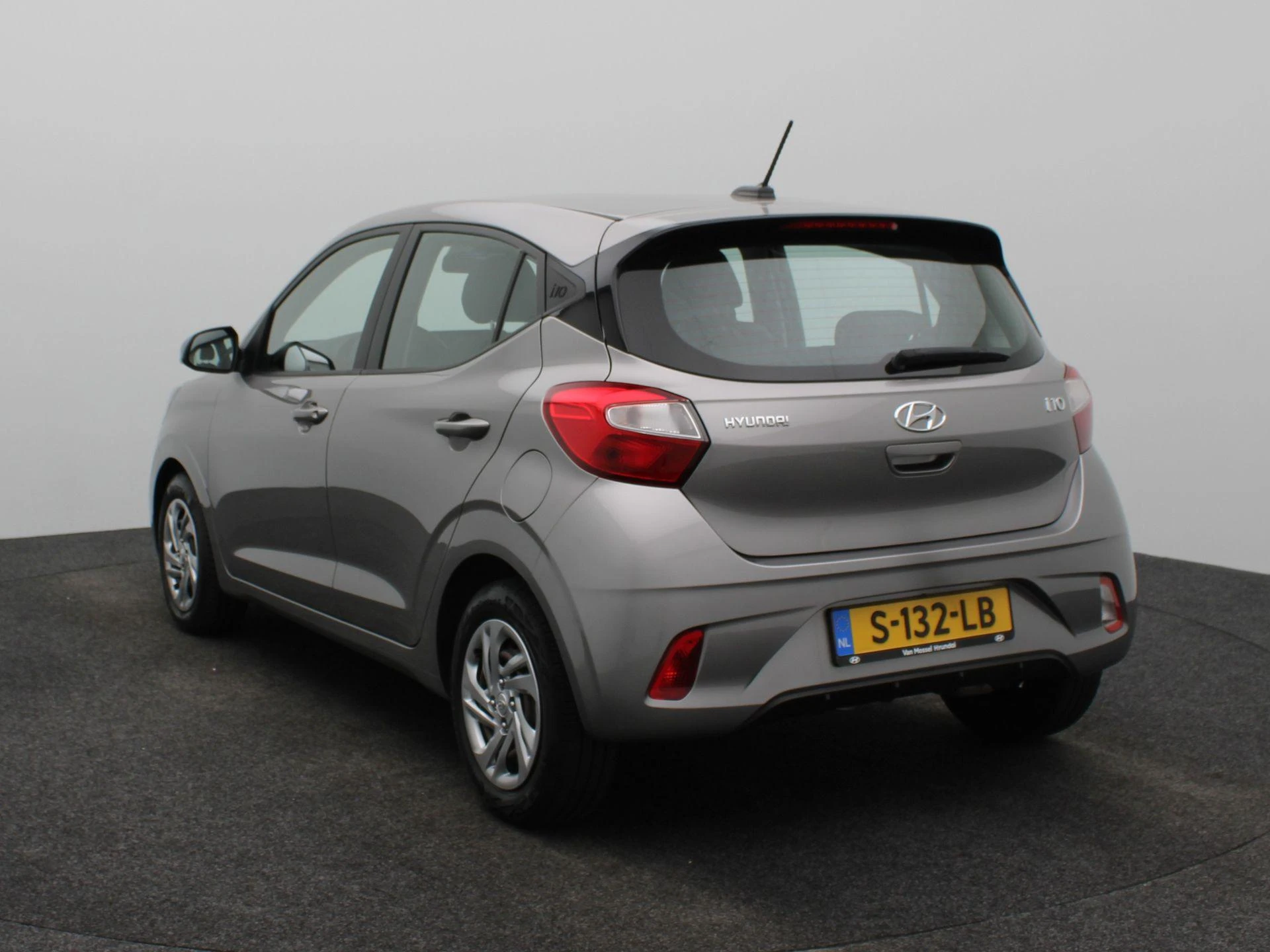 Hyundai i10 met kenteken S-132-LB – autofoto 4