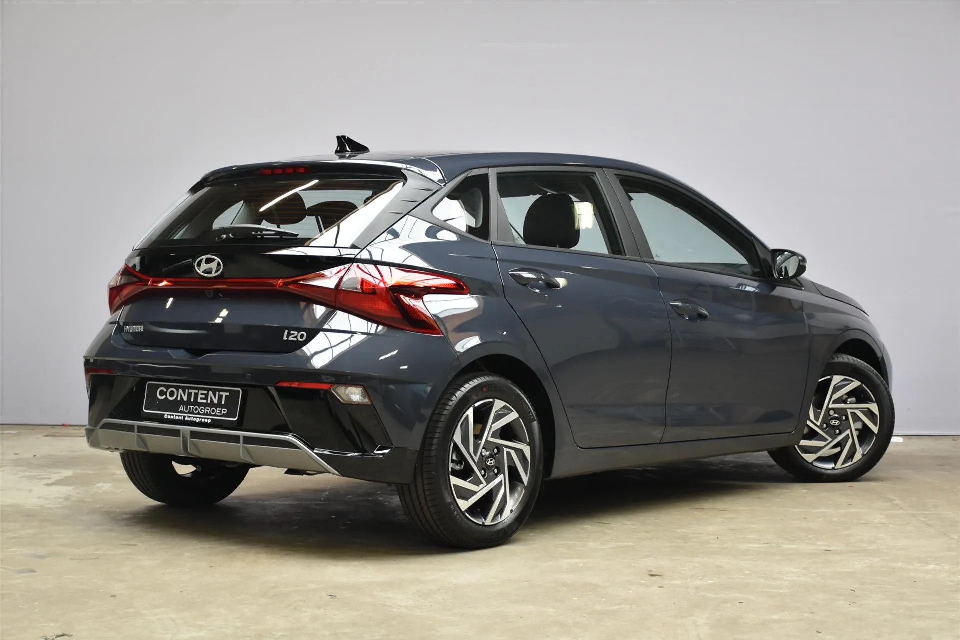 Hyundai i20 met kenteken KVG-20-R – autofoto 2