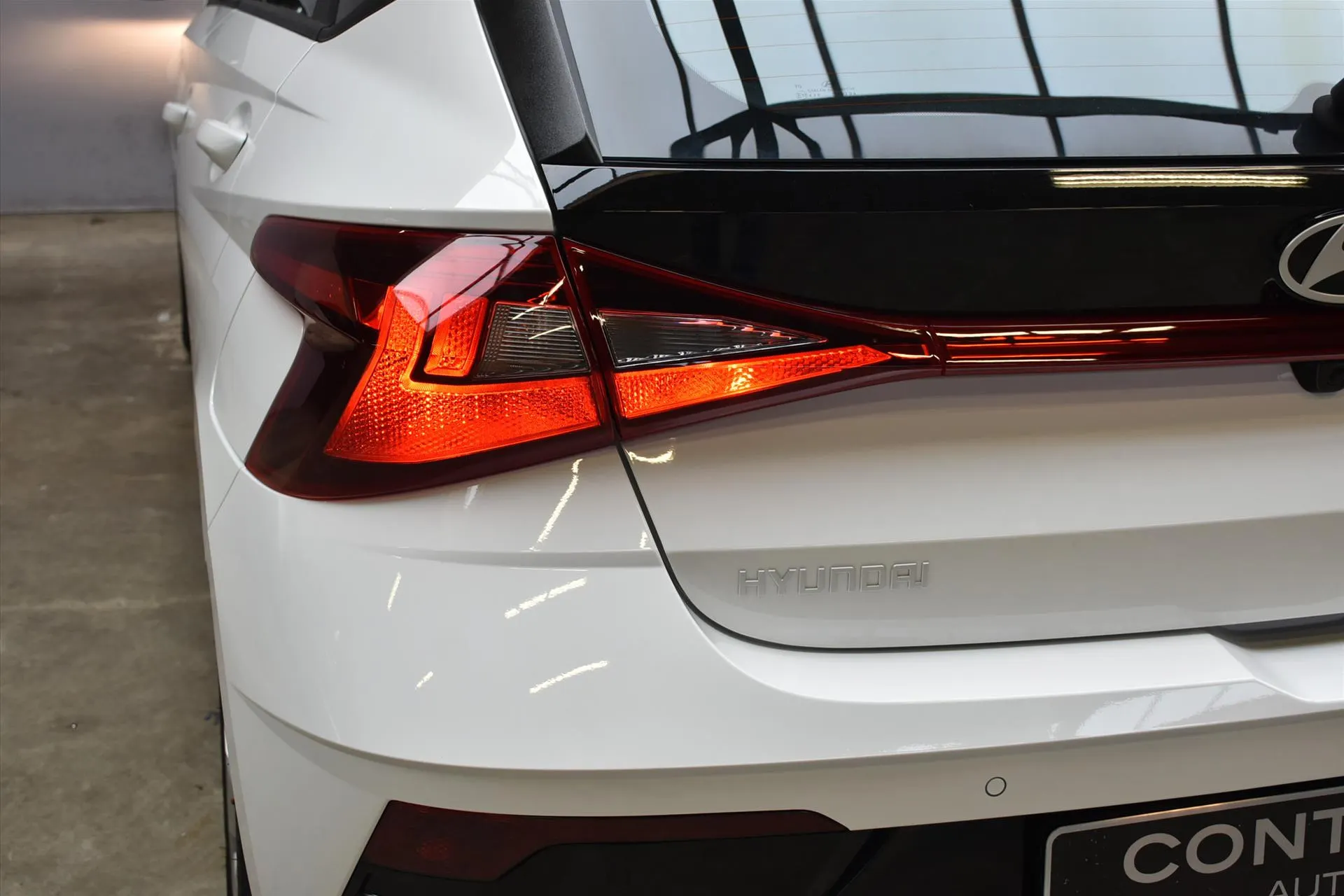 Hyundai i20 met kenteken KVG-35-R – autofoto 3