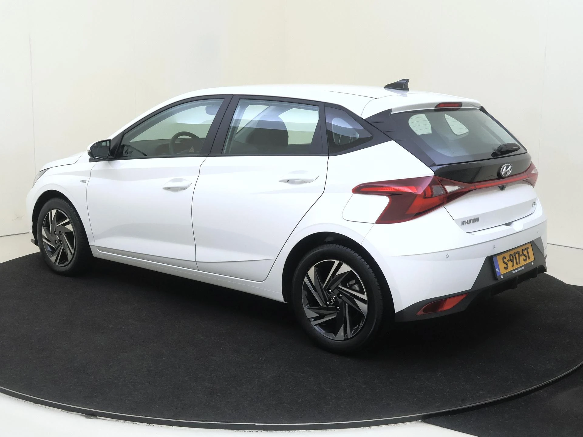 Hyundai i20 met kenteken S-917-ST – autofoto 4