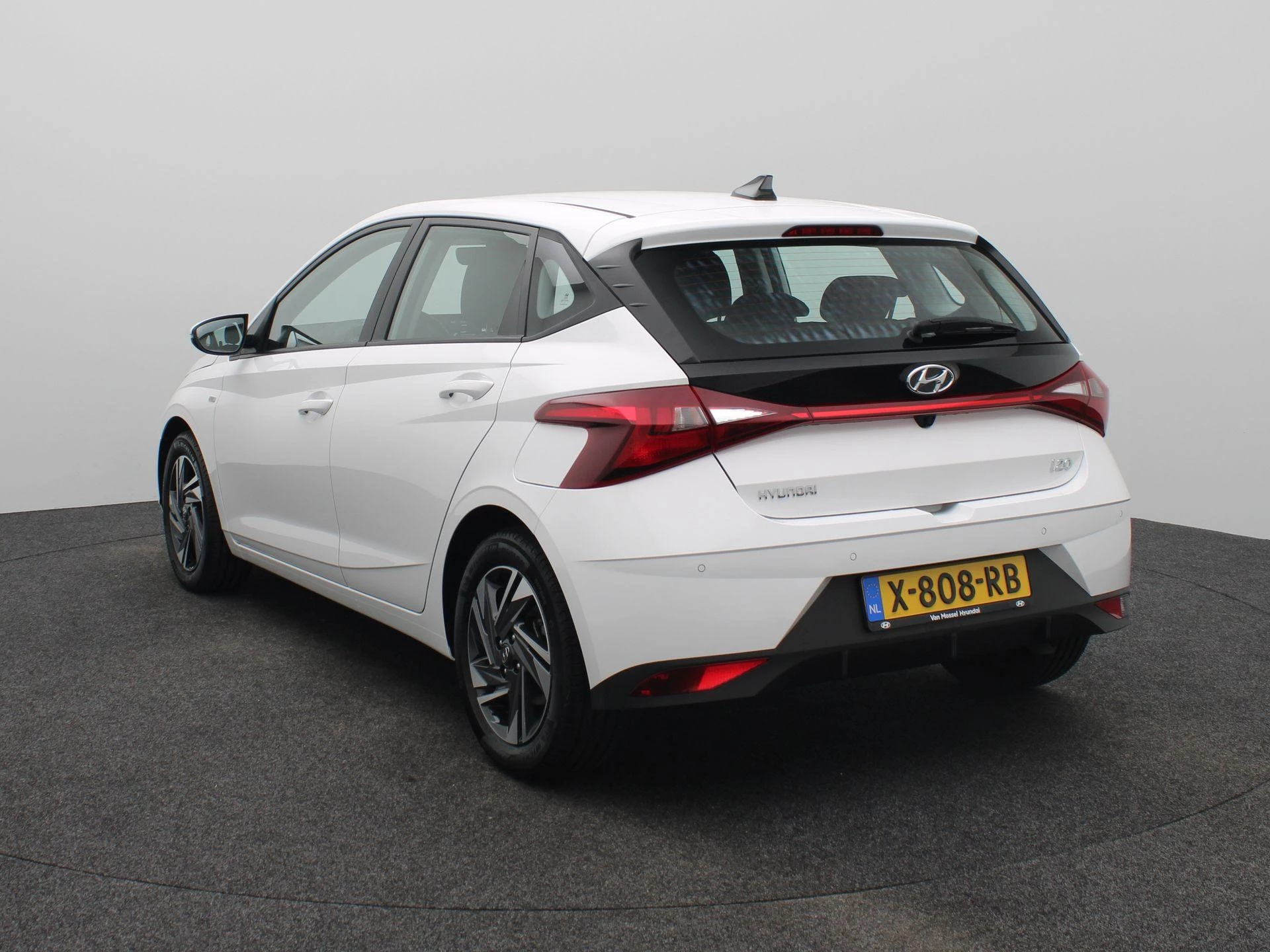 Hyundai i20 met kenteken X-808-RB – autofoto 4