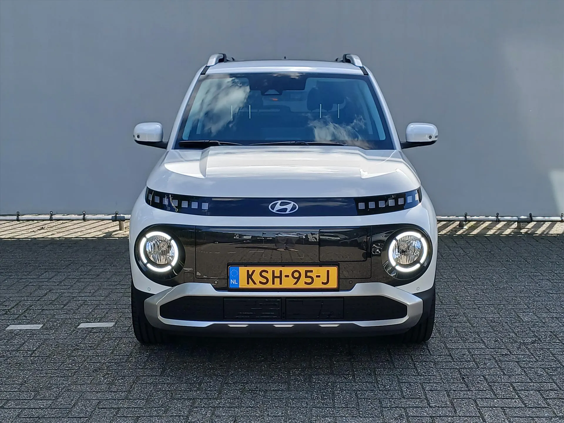 Hyundai Inster met kenteken KSH-95-J – autofoto 2