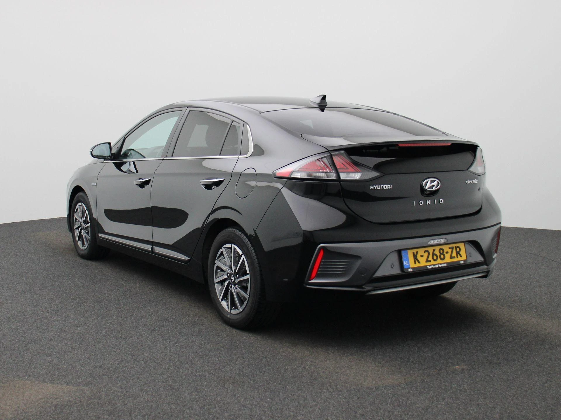 Hyundai IONIQ – autofoto 3