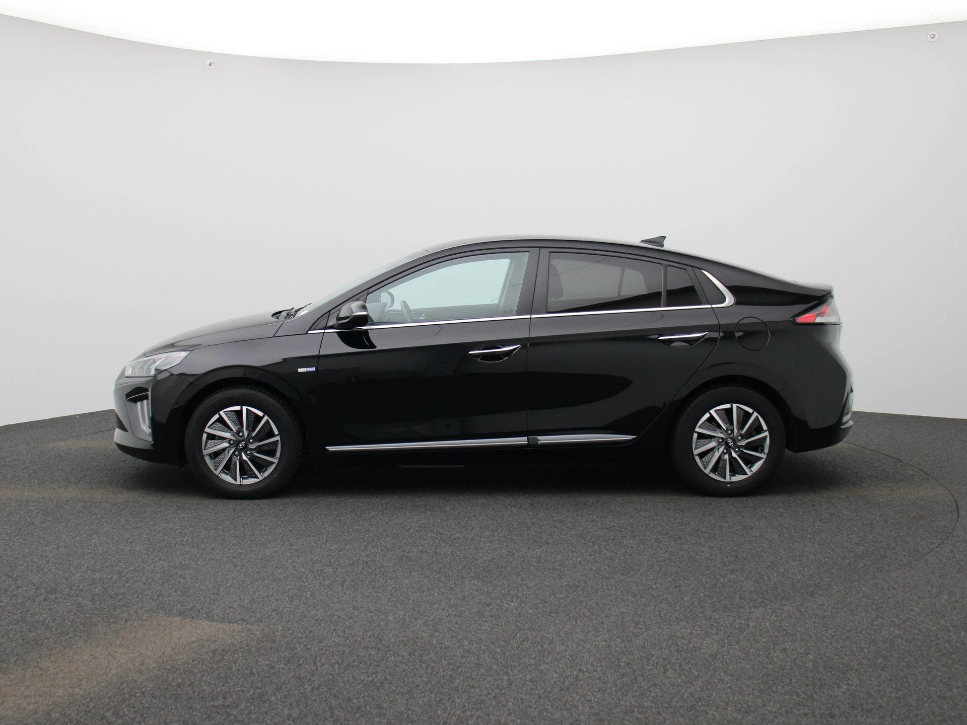 Hyundai IONIQ – autofoto 5