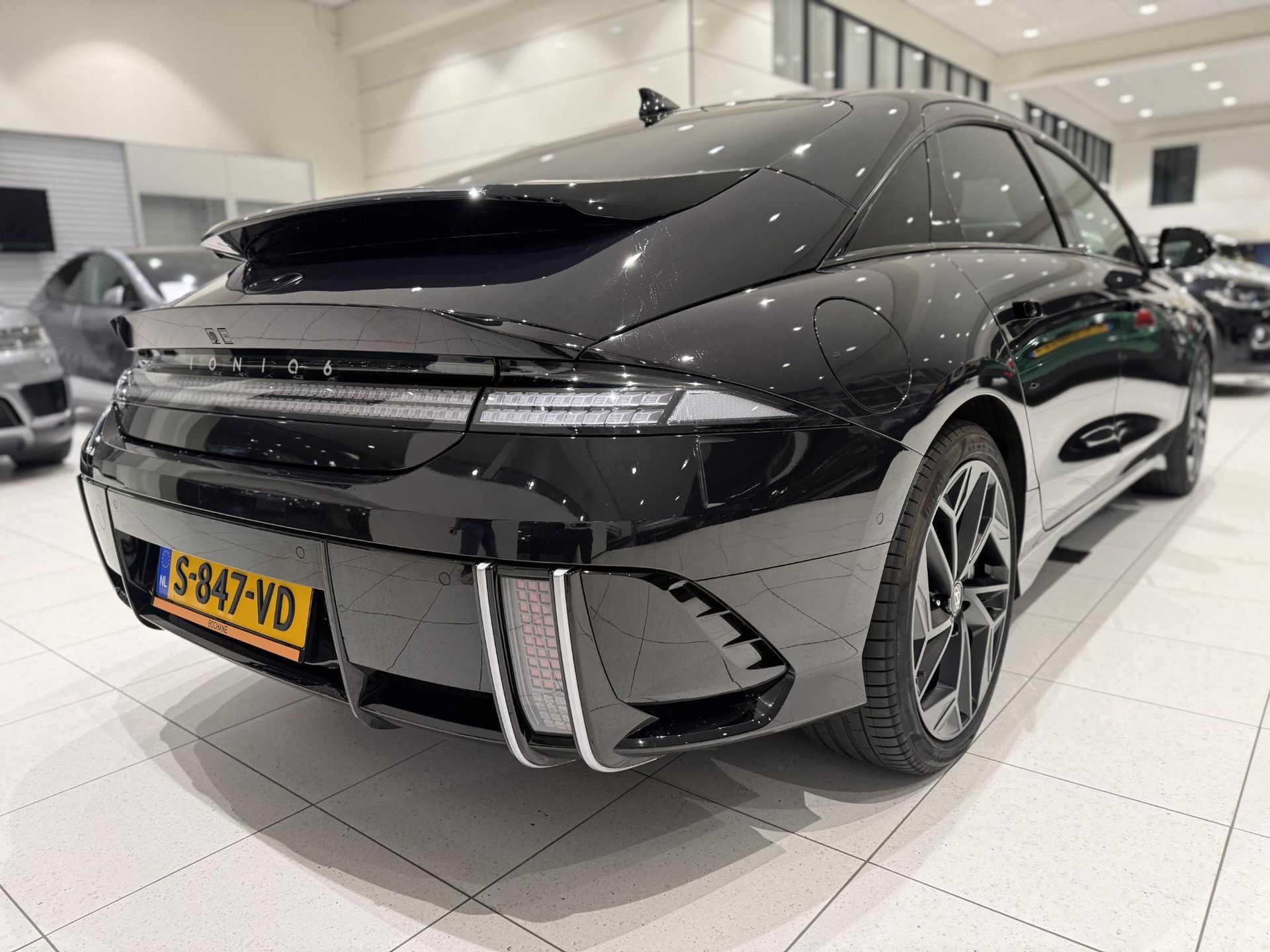 Hyundai IONIQ6 met kenteken S-847-VD – autofoto 2
