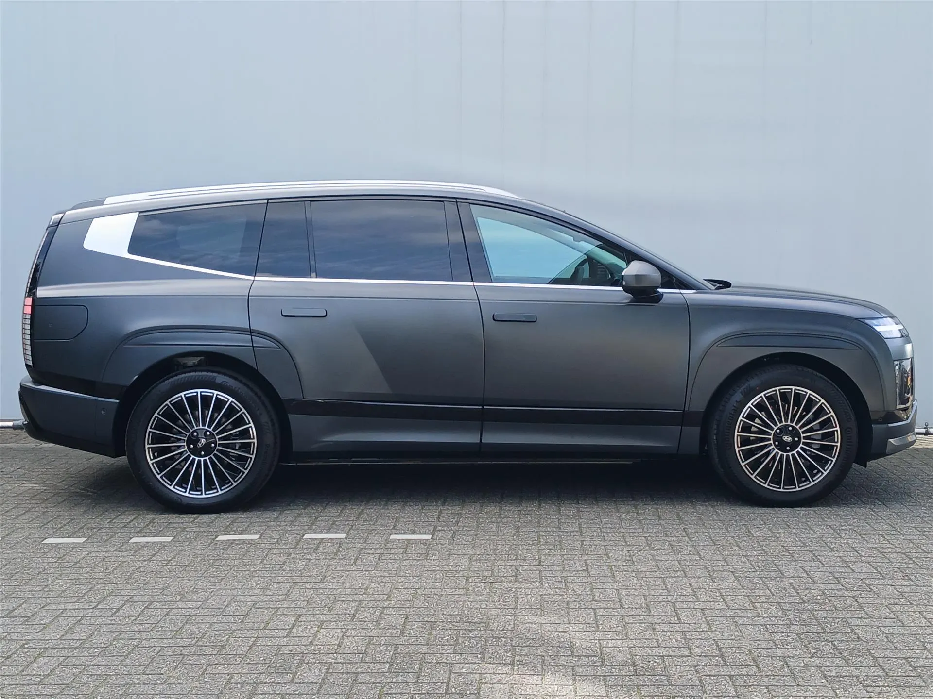 Hyundai IONIQ9 met kenteken 78970 – autofoto 4