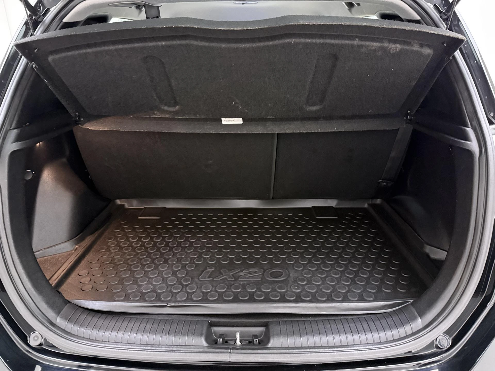 Hyundai ix20 met kenteken 83100 – autofoto 5