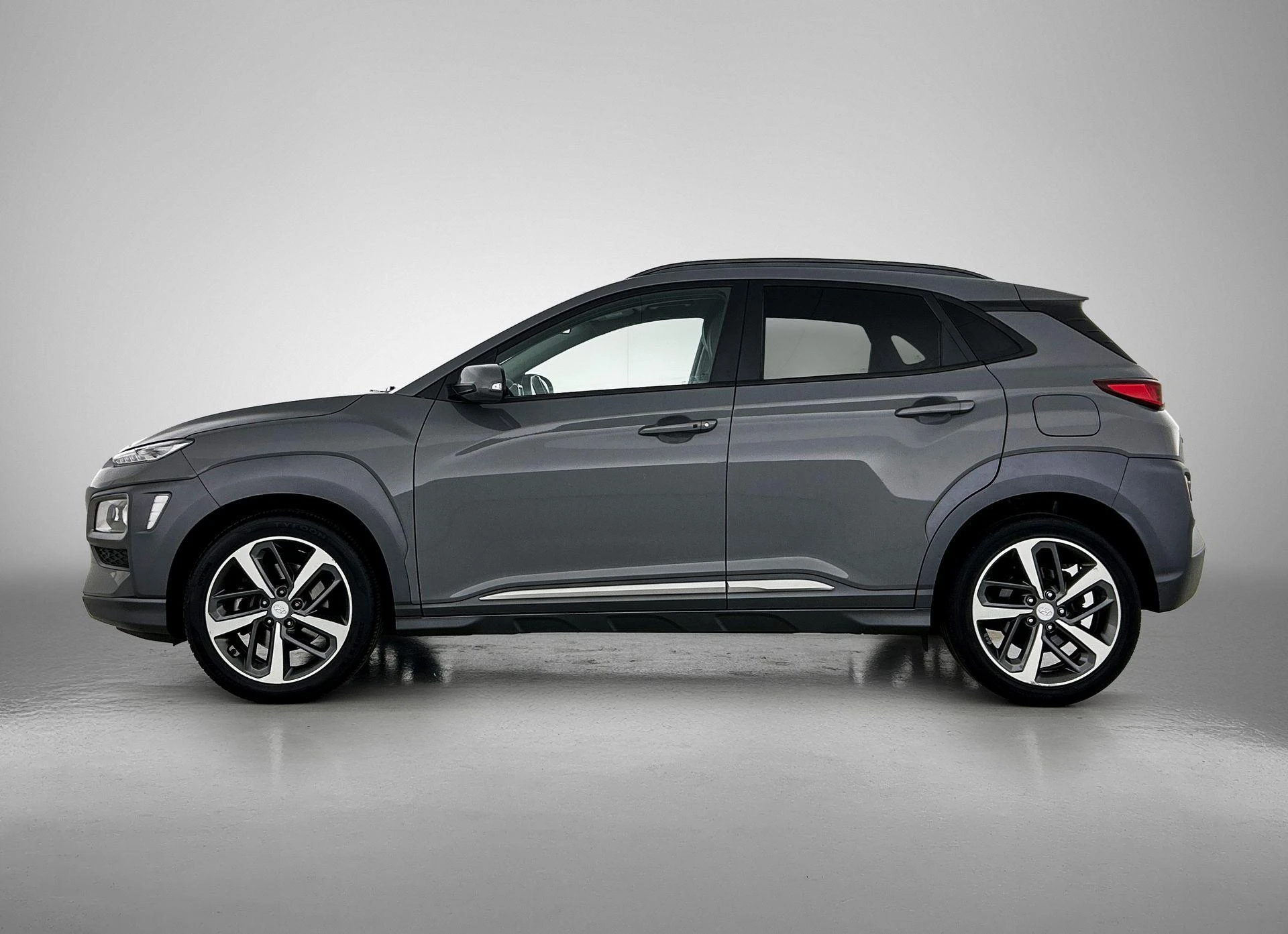 Hyundai Kona met kenteken 65100 – autofoto 4