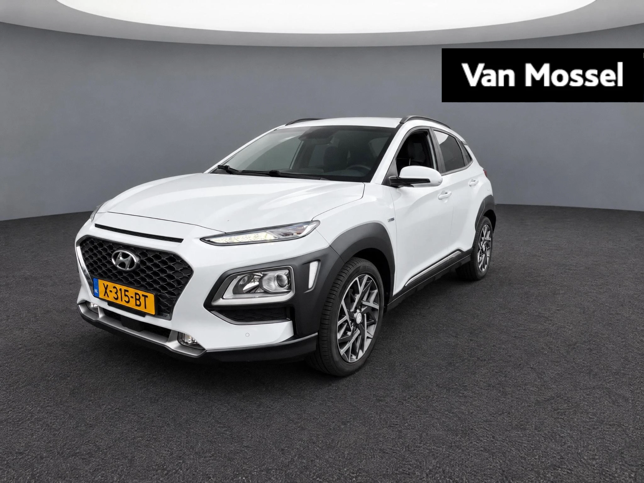 Hyundai Kona met kenteken X-315-BT – autofoto 2