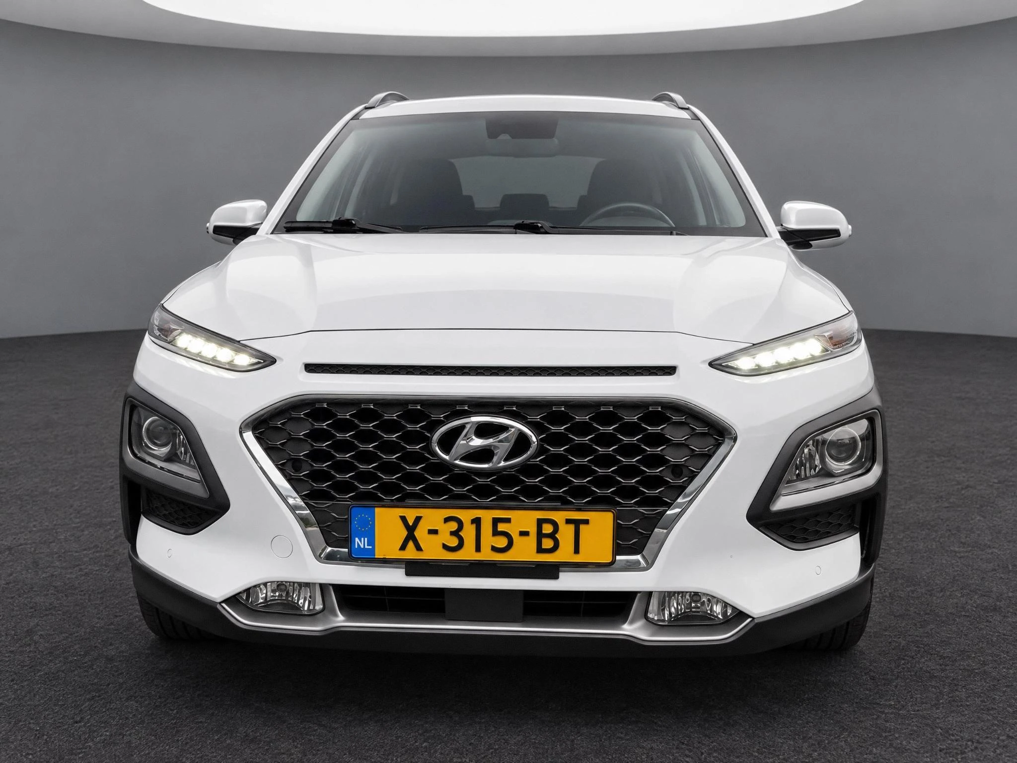 Hyundai Kona met kenteken X-315-BT – autofoto 4