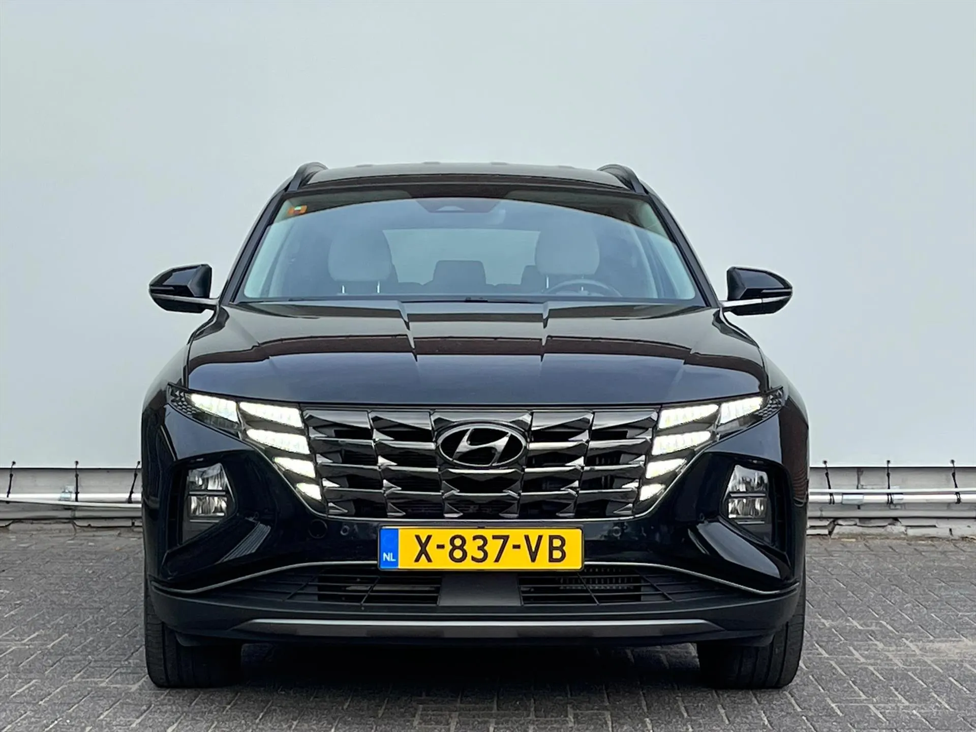 Hyundai Tucson met kenteken X-837-VB – autofoto 2