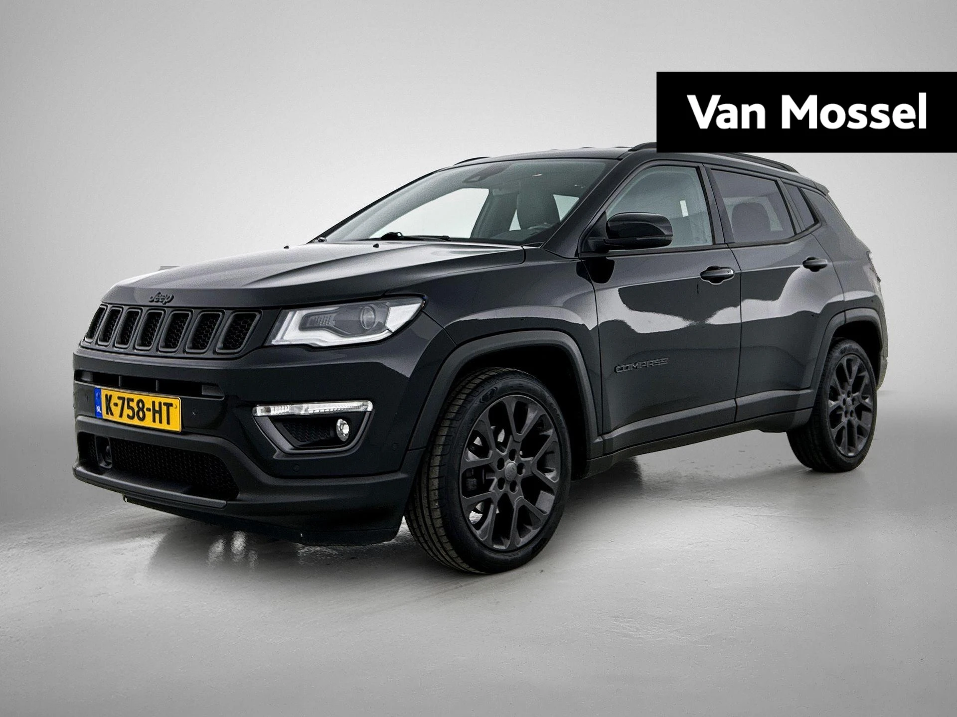 Jeep Compass met kenteken 66100 – autofoto 2