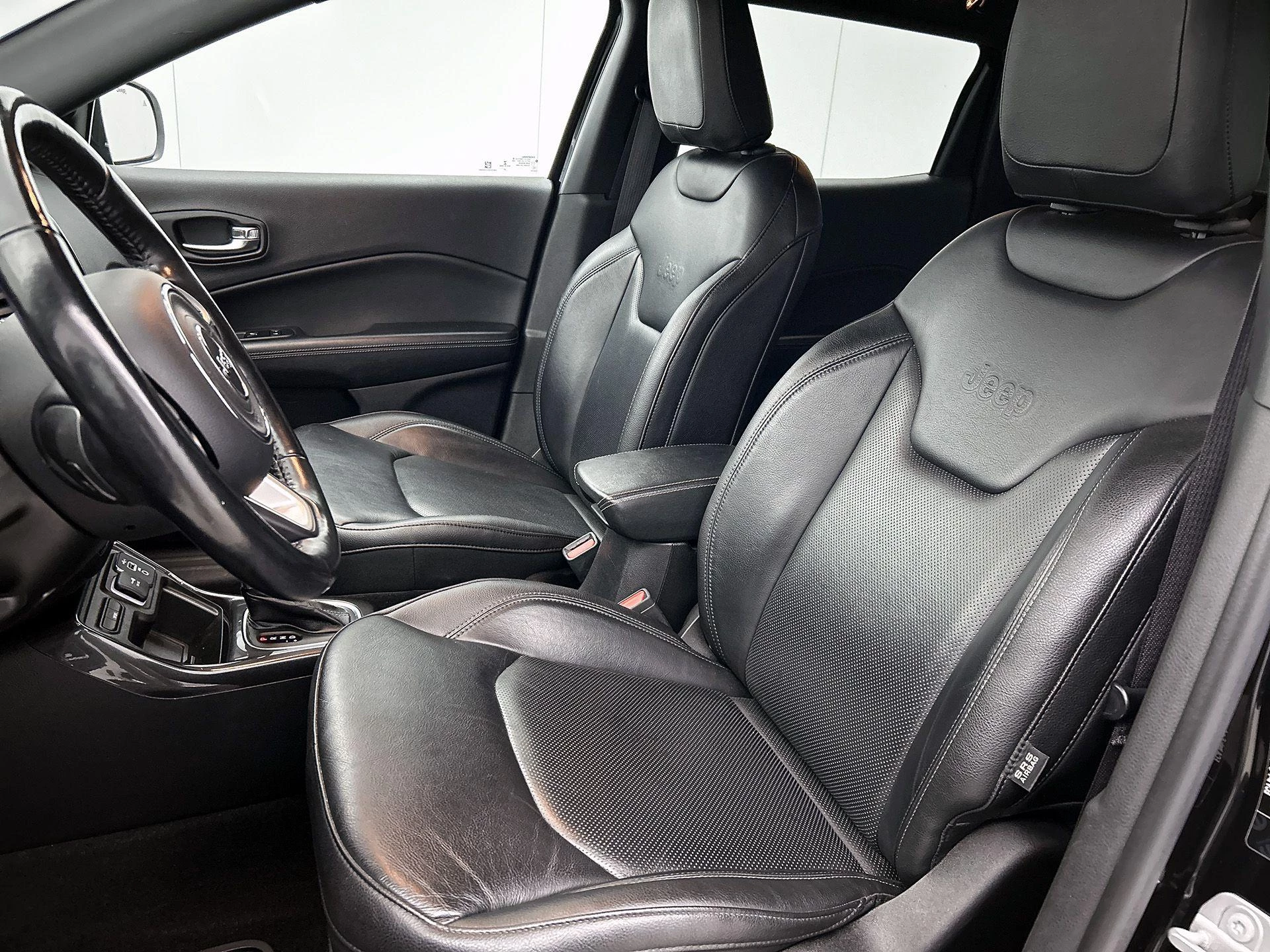Jeep Compass met kenteken 66100 – autofoto 4