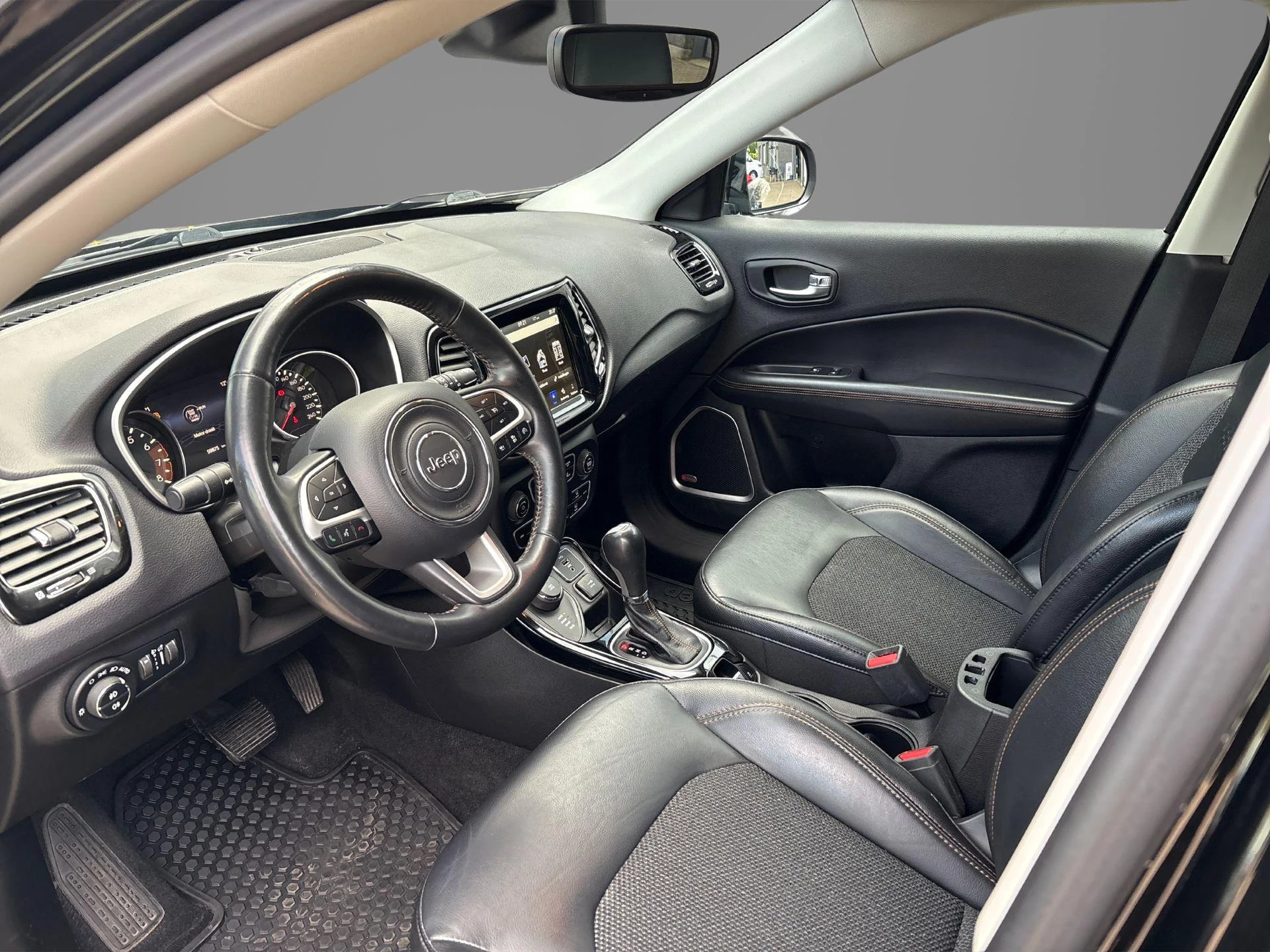 Jeep Compass met kenteken 87100 – autofoto 5