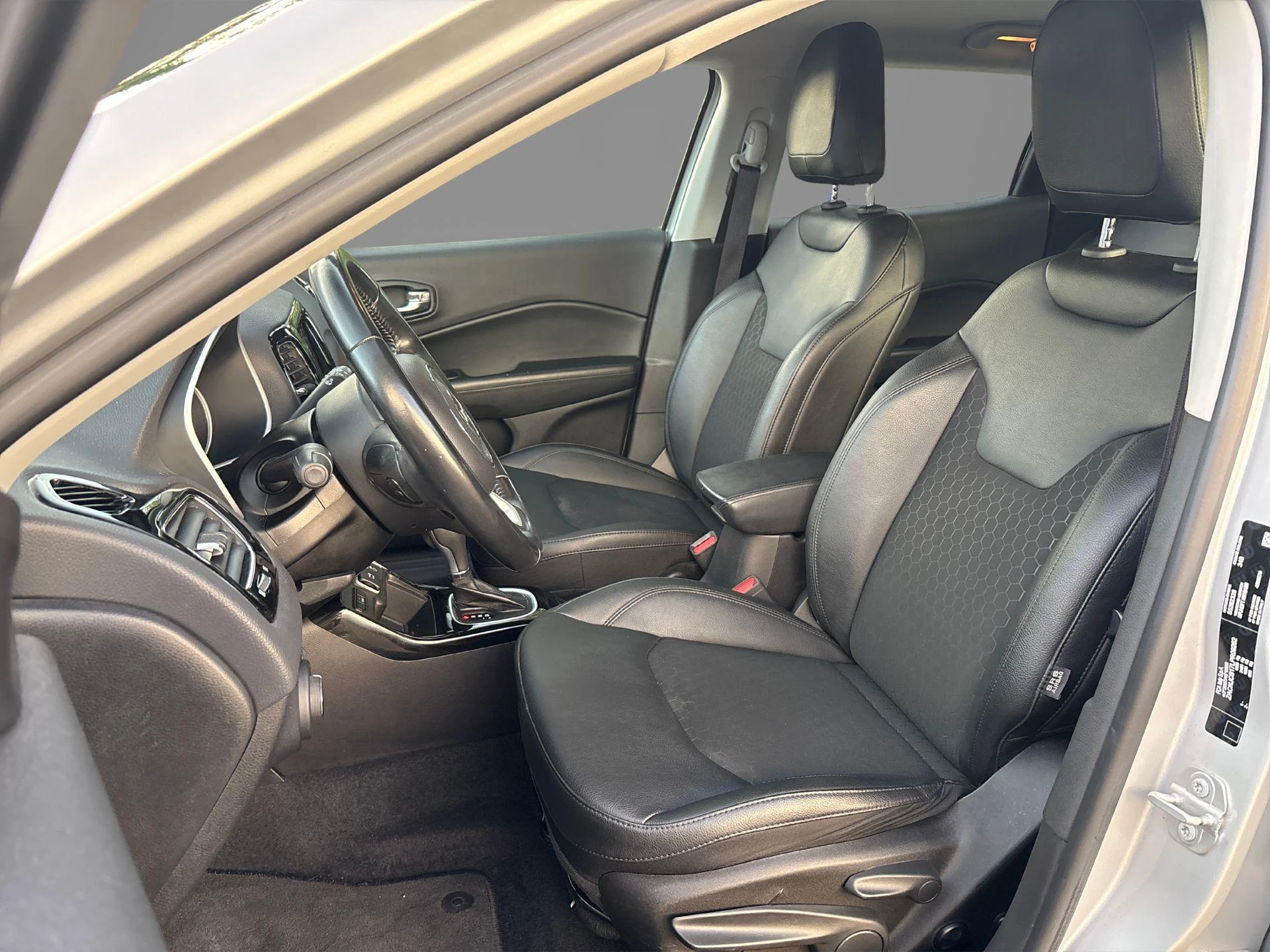 Jeep Compass met kenteken KVD-55-H – autofoto 4