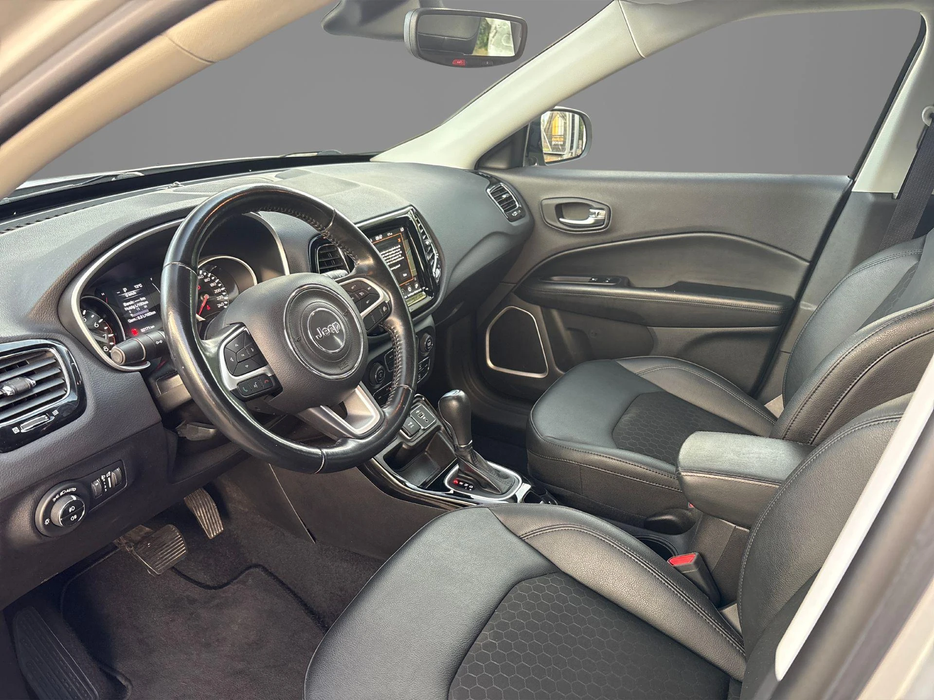 Jeep Compass met kenteken KVD-55-H – autofoto 5