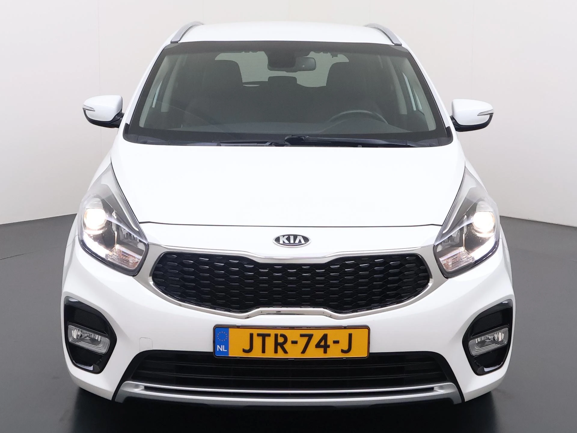 Kia Carens met kenteken 78100 – autofoto 4