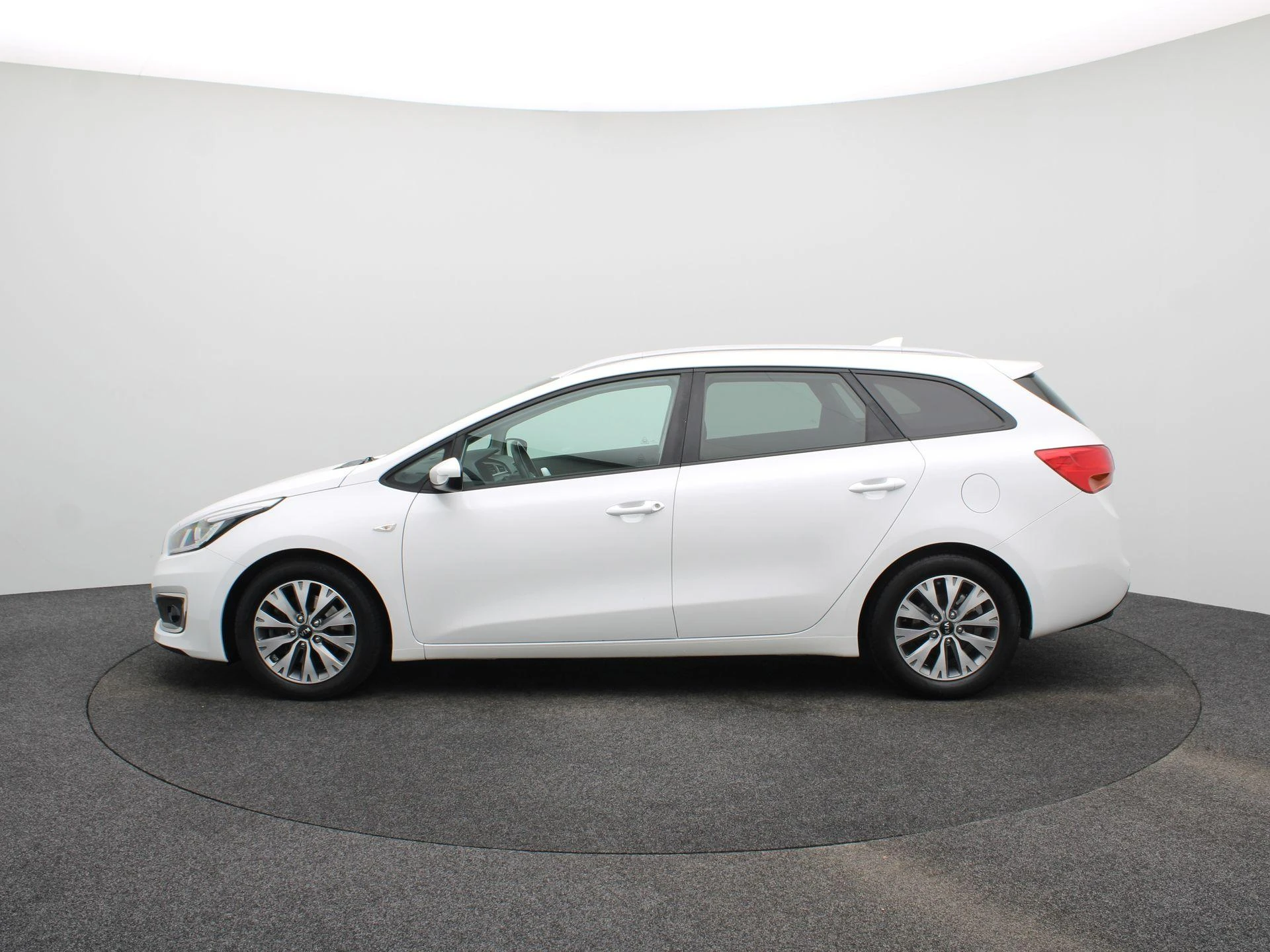 Kia Ceed met kenteken 52100 – autofoto 5