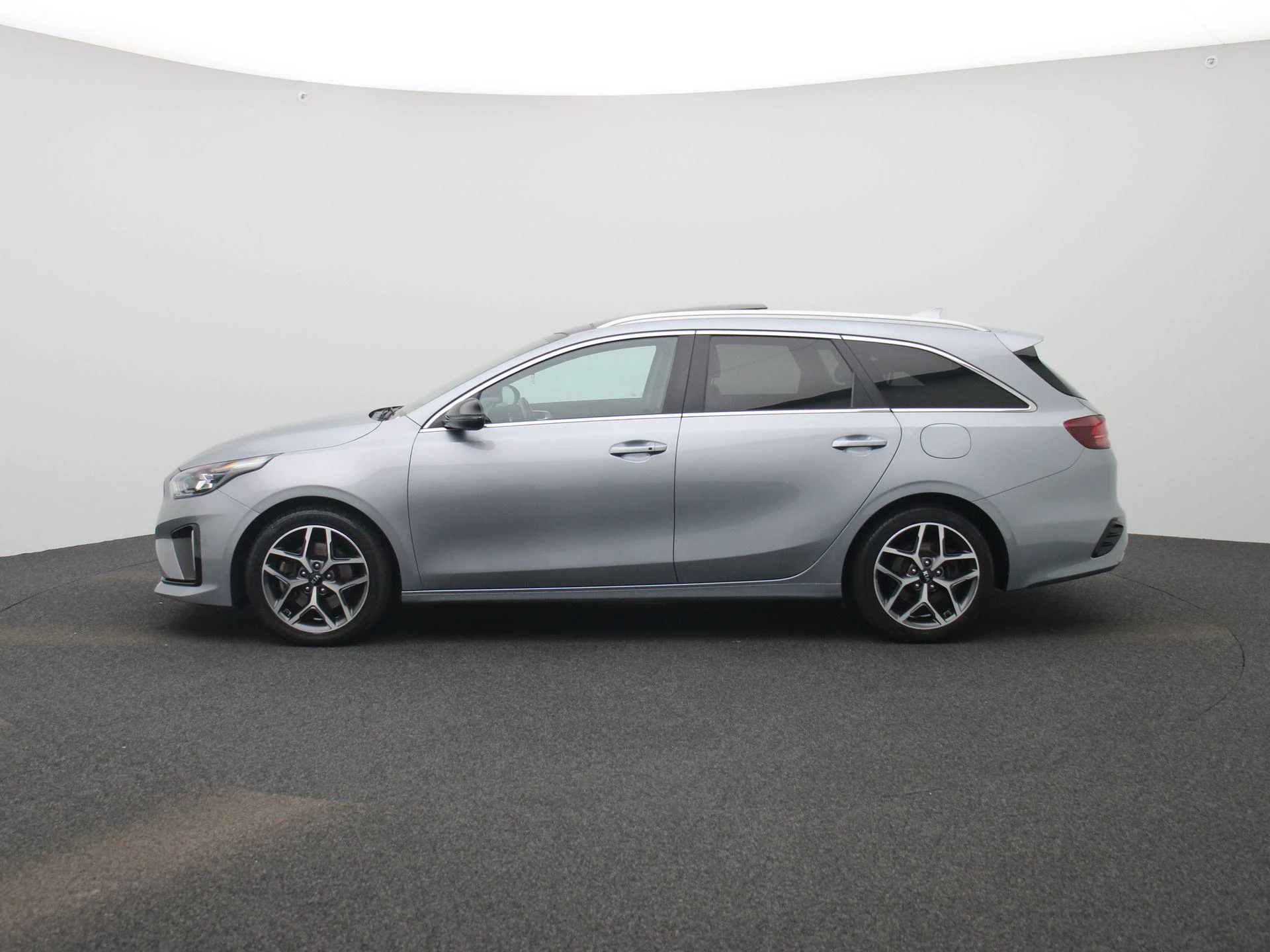 Kia CeedSportswagon met kenteken L-110-BH – autofoto 5
