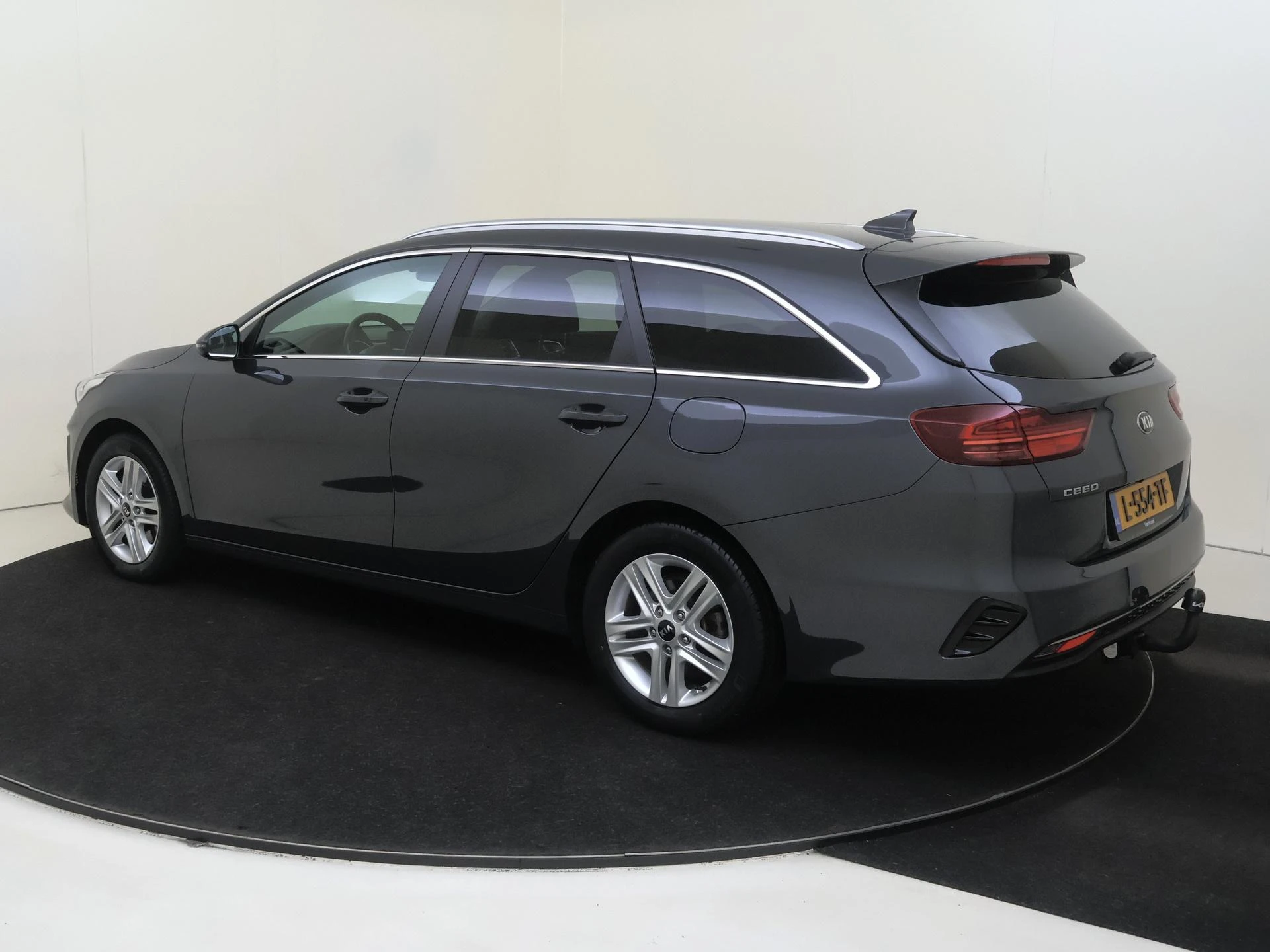 Kia CeedSportswagon met kenteken L-554-TF – autofoto 4