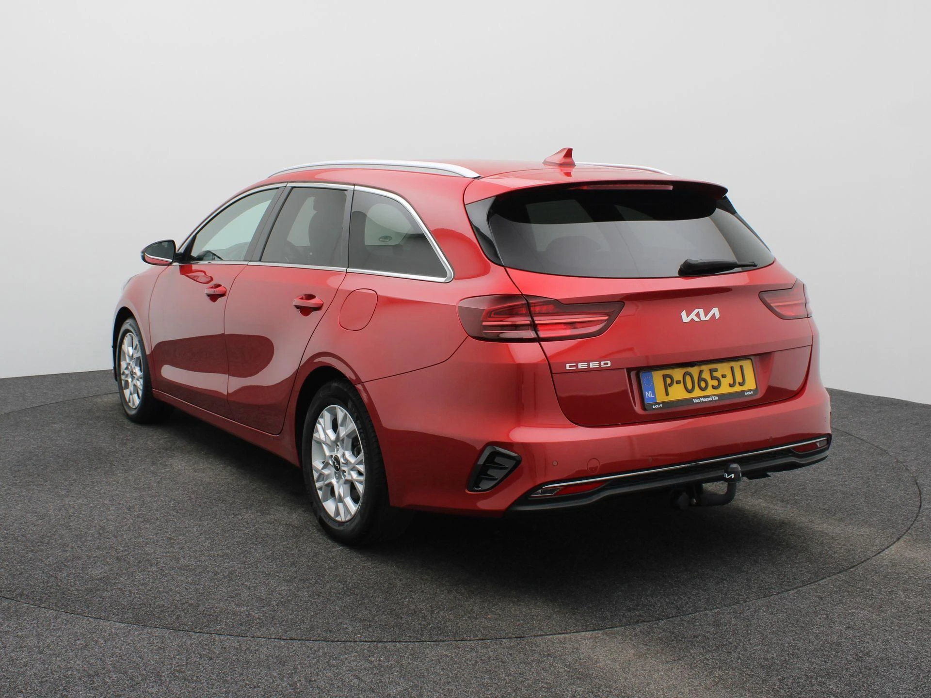 Kia CeedSportswagon met kenteken P-065-JJ – autofoto 5