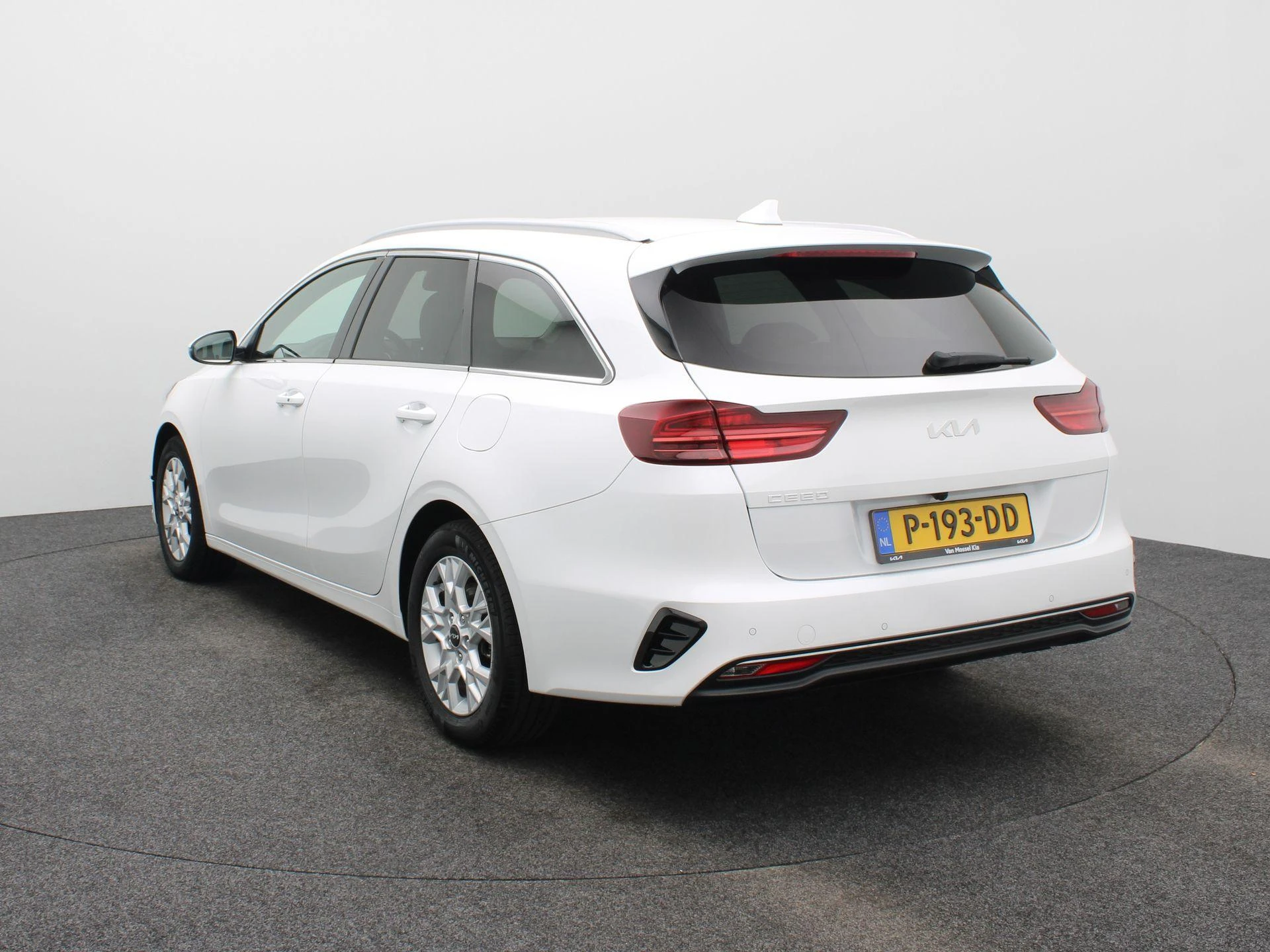 Kia CeedSportswagon met kenteken P-193-DD – autofoto 5