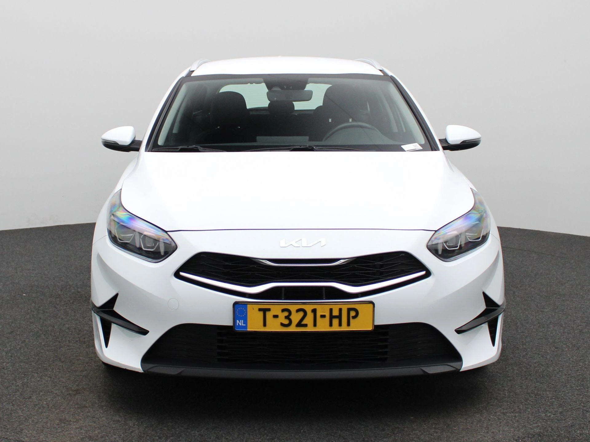 Kia CeedSportswagon met kenteken T-321-HP – autofoto 4