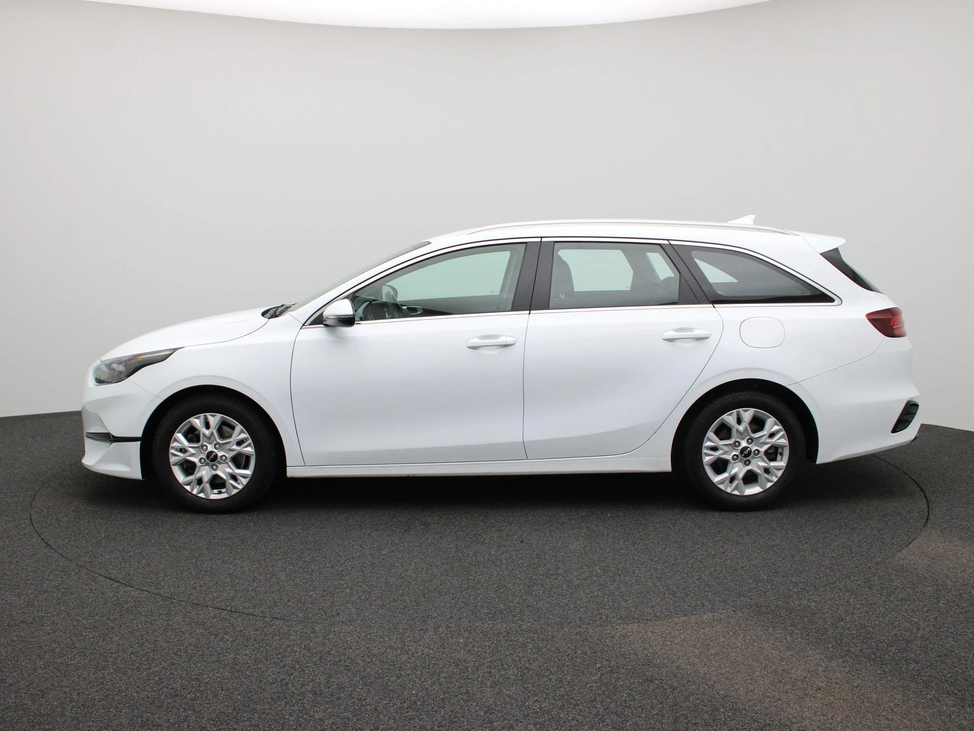 Kia CeedSportswagon met kenteken T-321-HP – autofoto 5