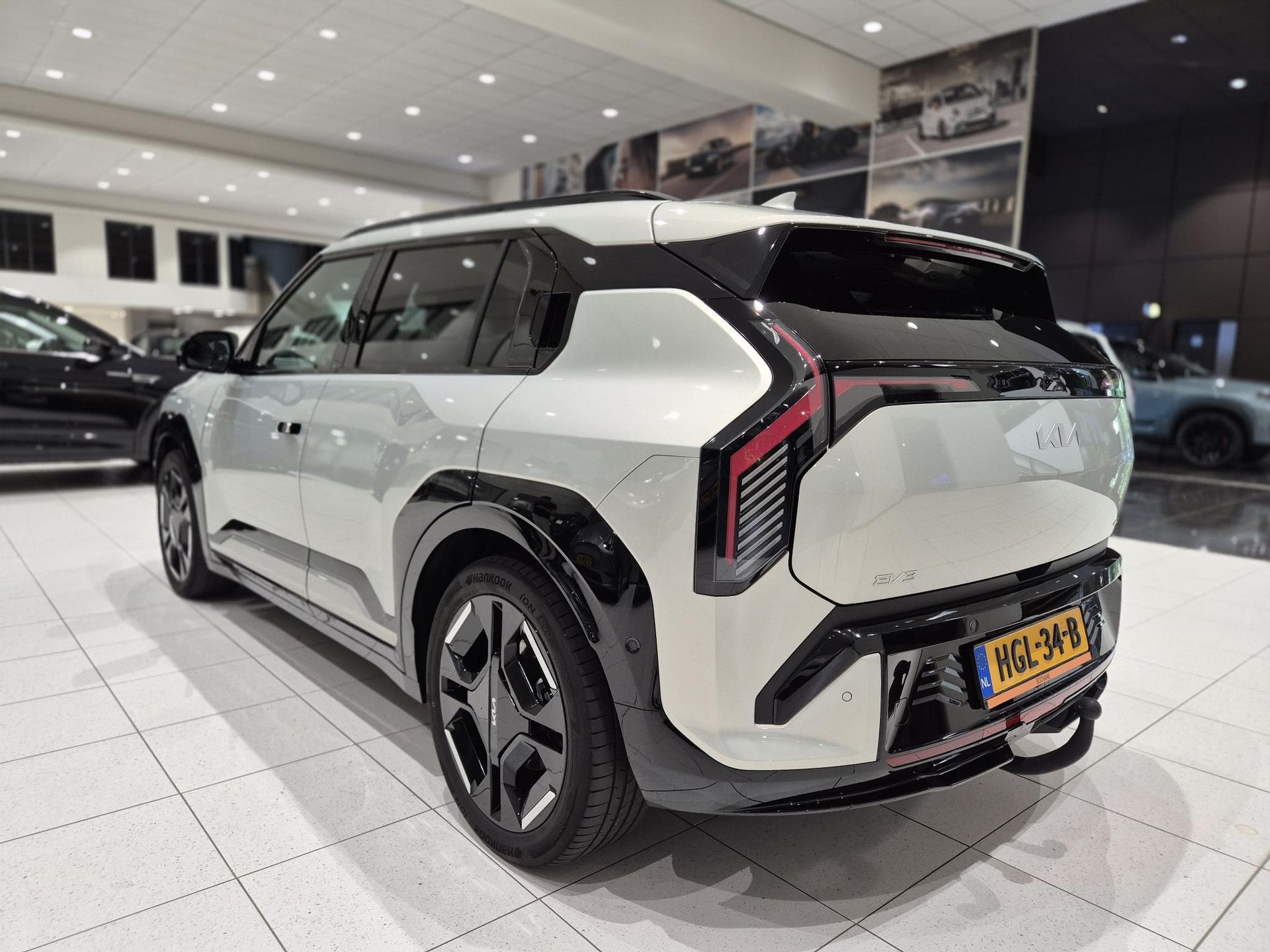 Kia EV3 met kenteken HGL-34-B – autofoto 2