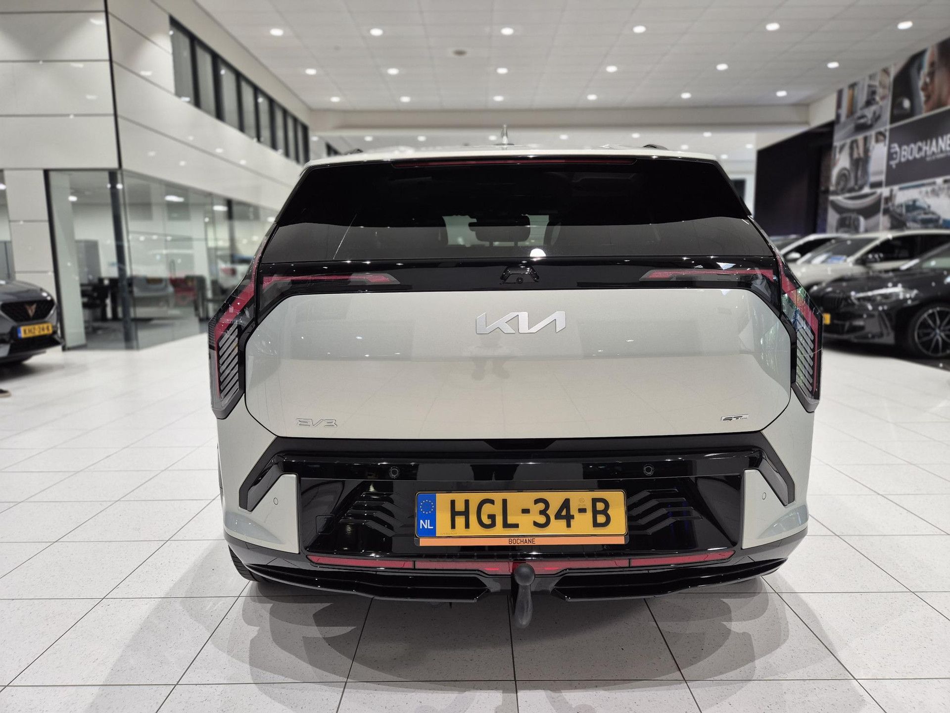 Kia EV3 met kenteken HGL-34-B – autofoto 3