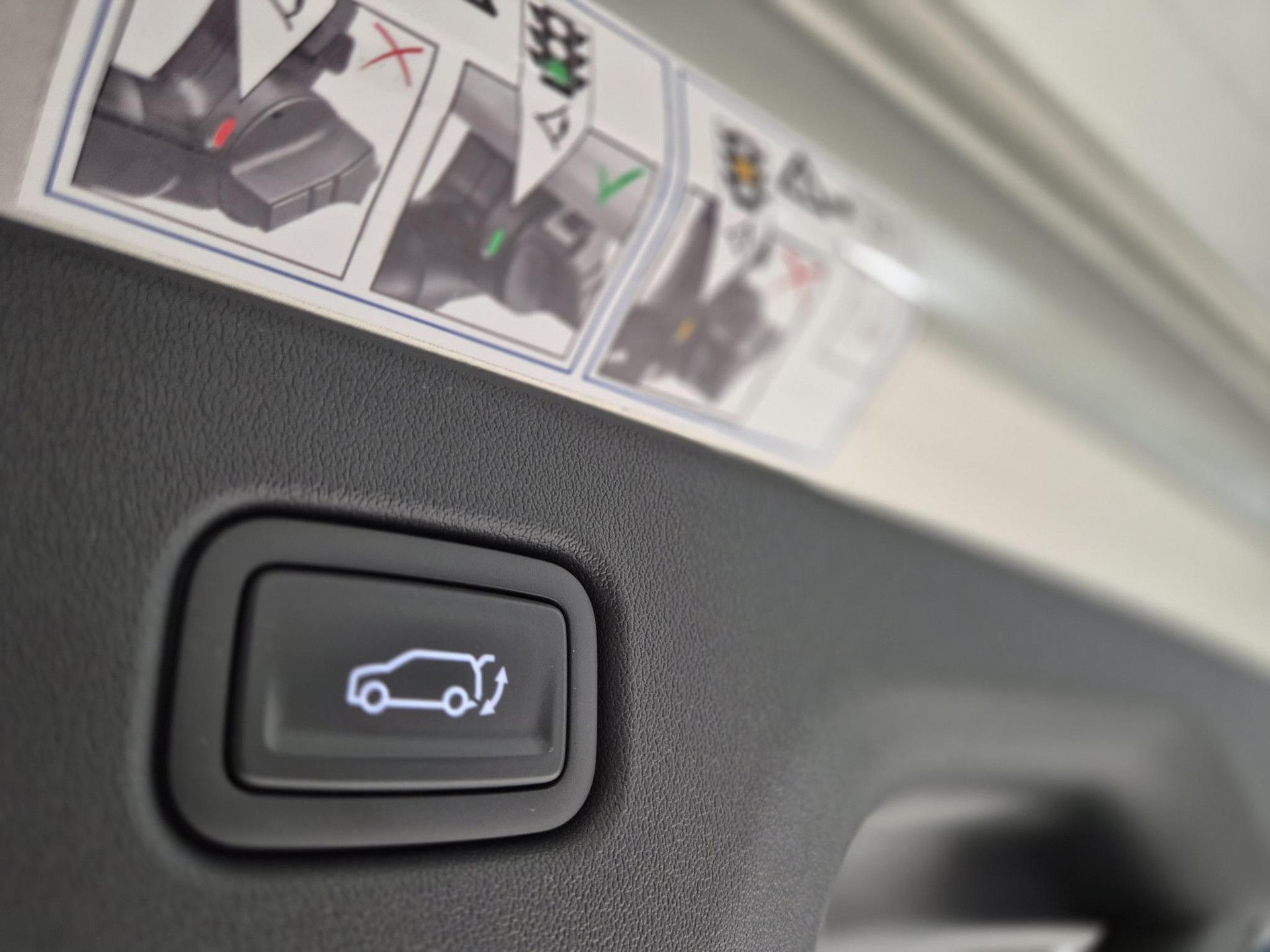 Kia EV3 met kenteken HGL-34-B – autofoto 5