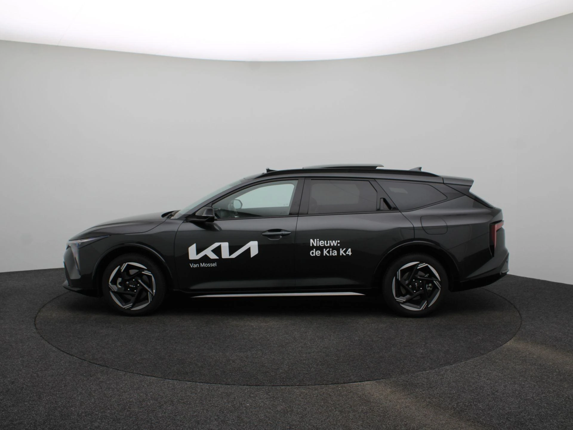 Kia K4 met kenteken KHX-40-J – autofoto 5