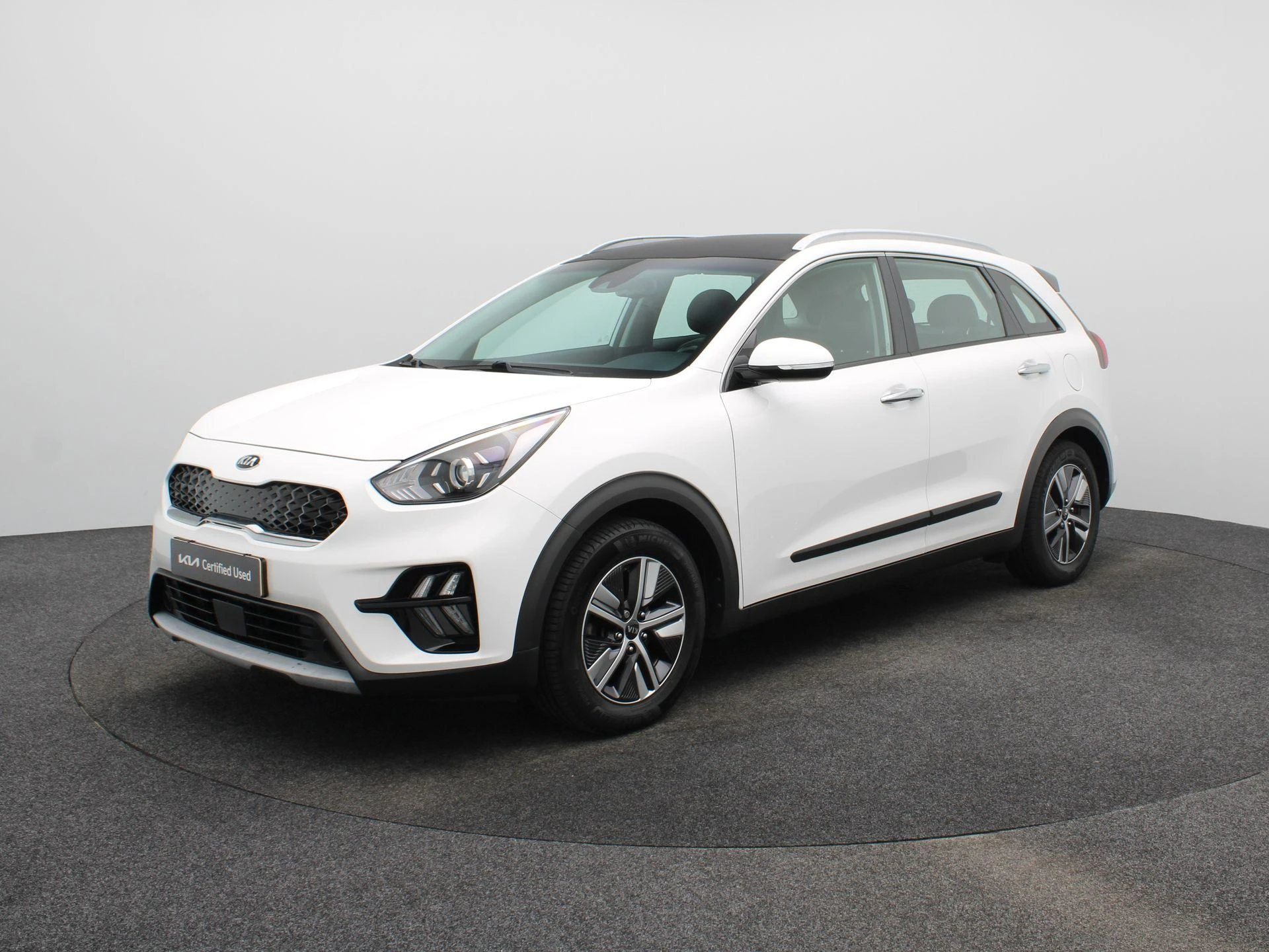 Kia Niro met kenteken 34100 – autofoto 2