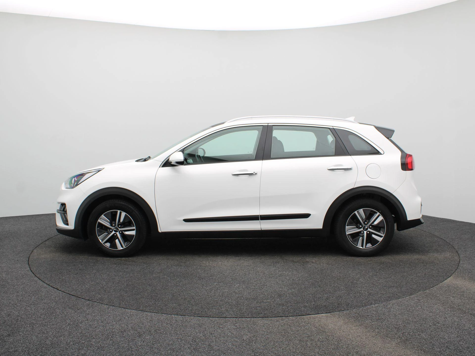 Kia Niro met kenteken 34100 – autofoto 5