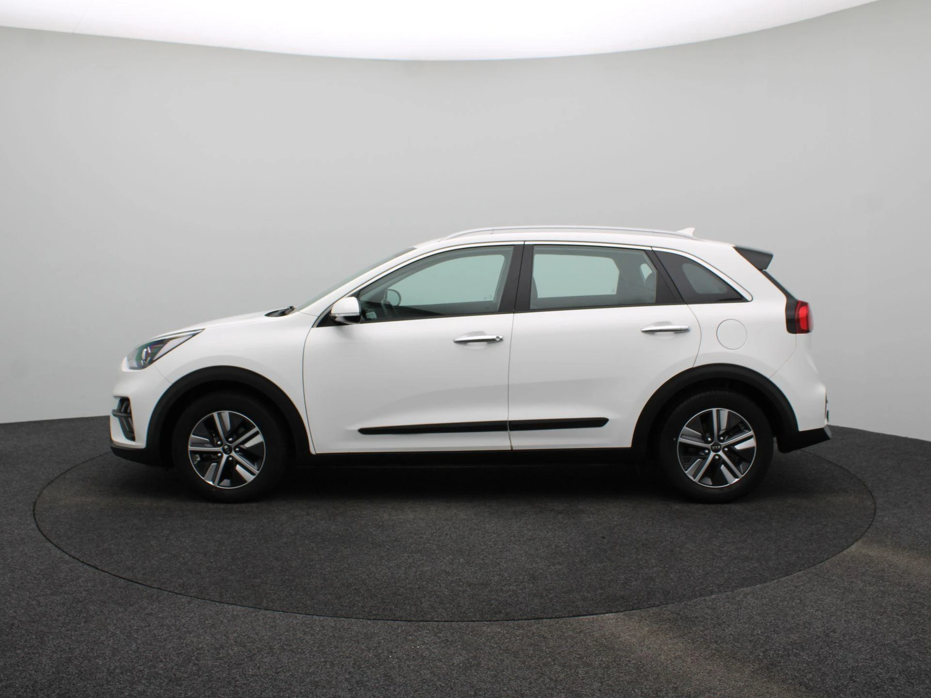 Kia Niro met kenteken 34100 – autofoto 5