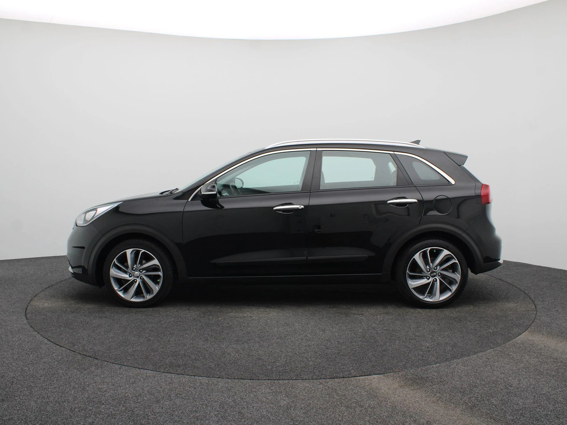 Kia Niro met kenteken 38100 – autofoto 5