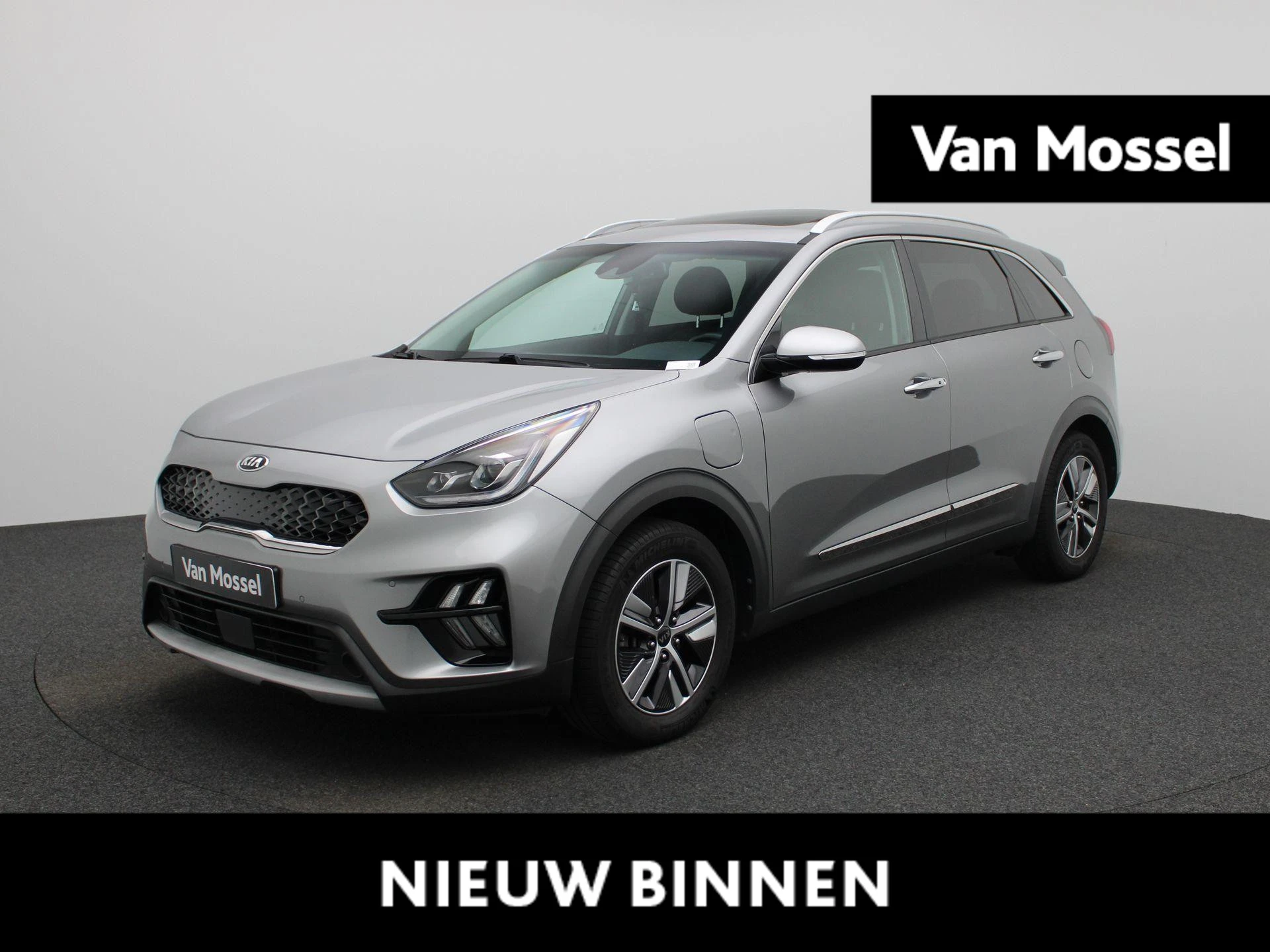 Kia Niro met kenteken KXT-40-L – autofoto 2