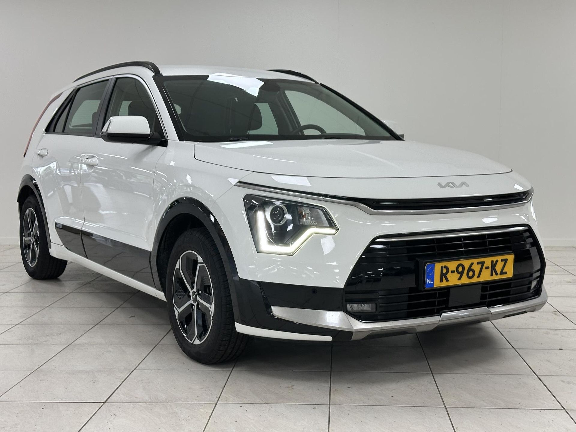 Kia Niro met kenteken R-967-KZ – autofoto 5